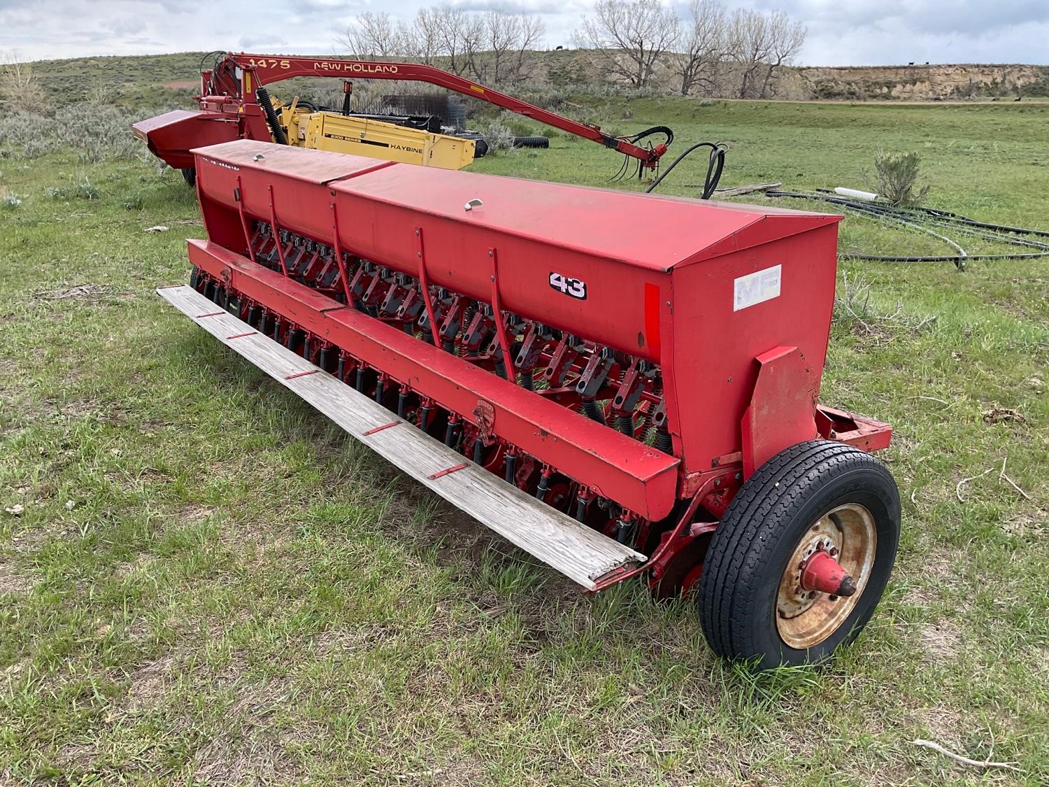 Massey Ferguson Mf43 Grass Seeder Bigiron Auctions