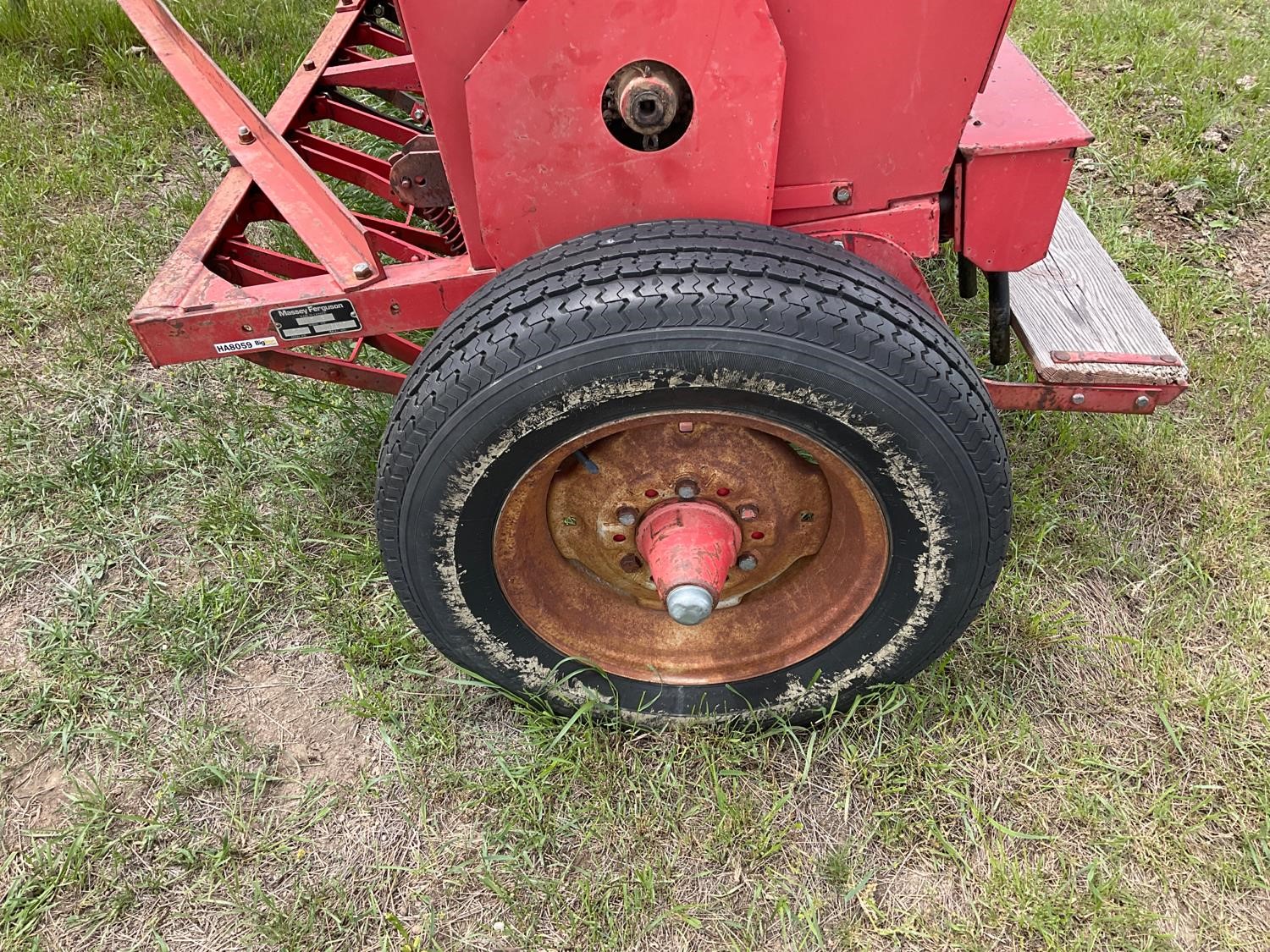 Massey Ferguson Mf43 Grass Seeder Bigiron Auctions