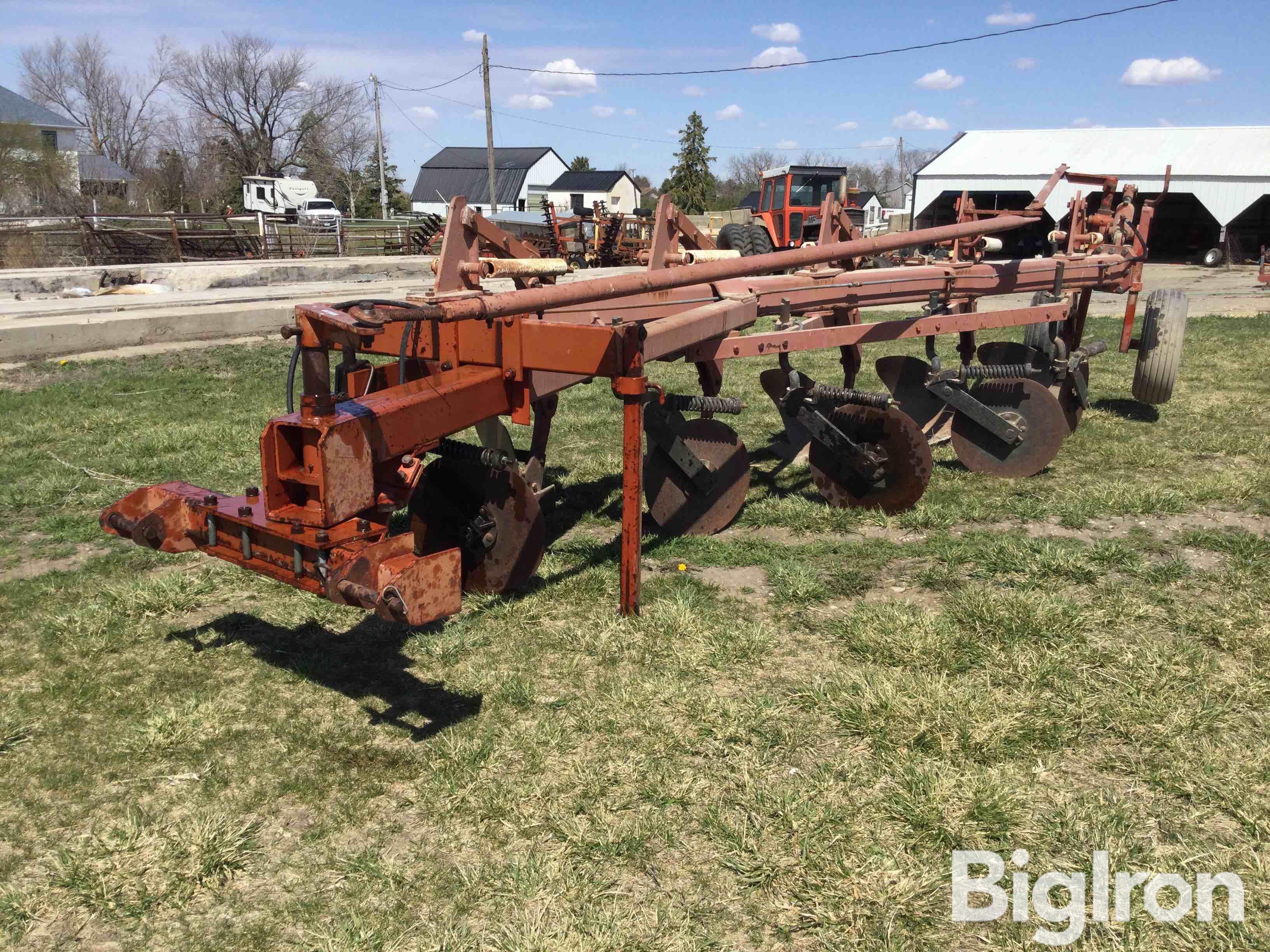 Wil-Rich 2900 5-Bottom Moldboard Plow BigIron Auctions