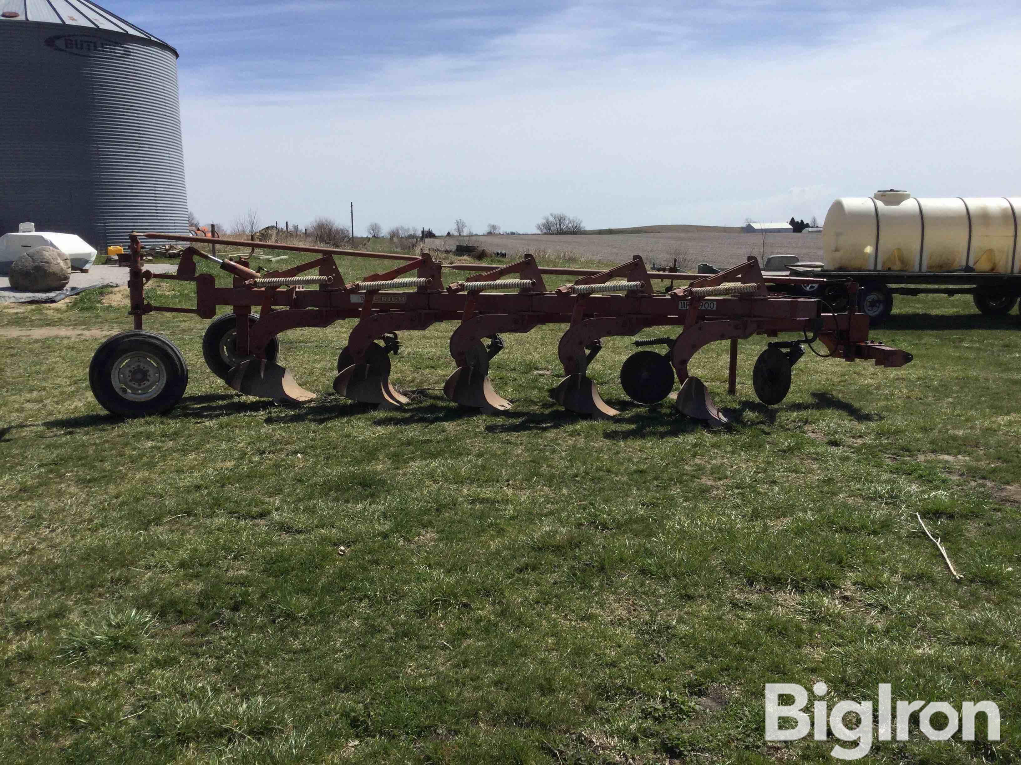 Wil-Rich 2900 5-Bottom Moldboard Plow BigIron Auctions