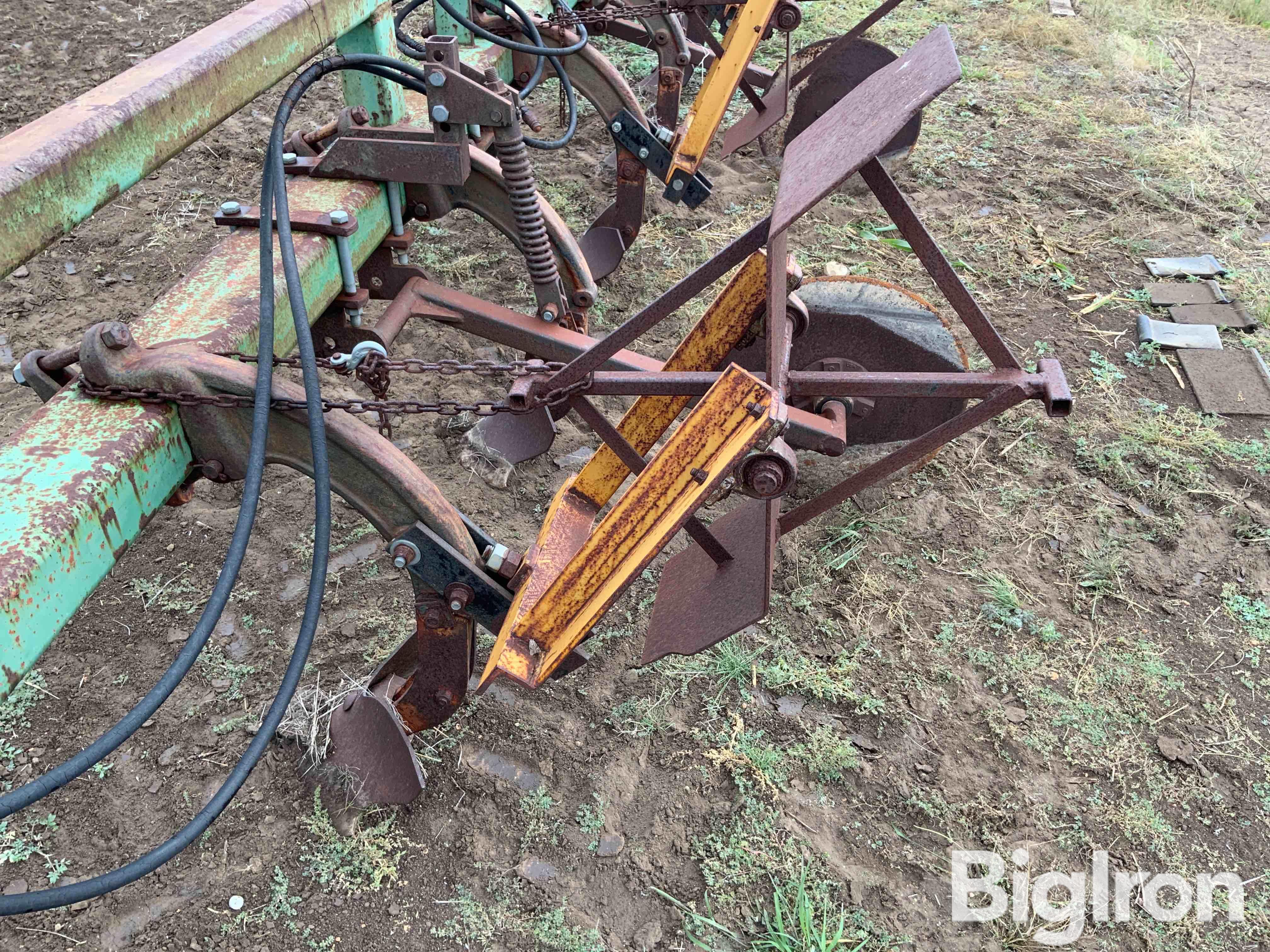 Bigham Brothers 8 Row Bedder Bar W/Row Dikers BigIron Auctions