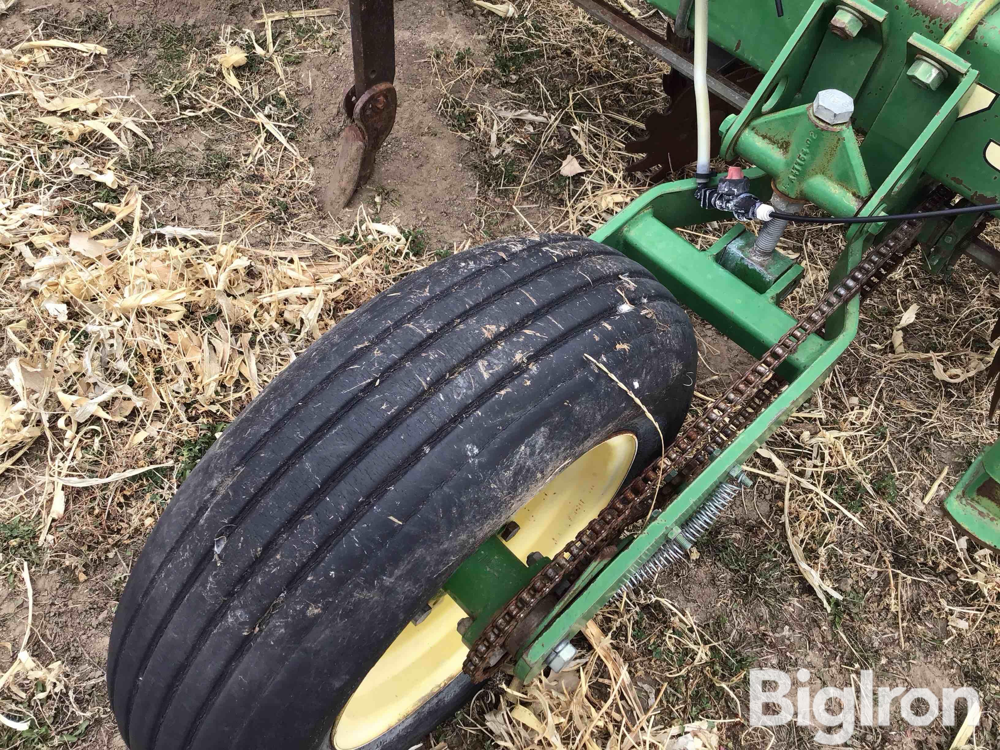 John Deere 7300 Maxemerge 2 8r30” Planter Bigiron Auctions 8444