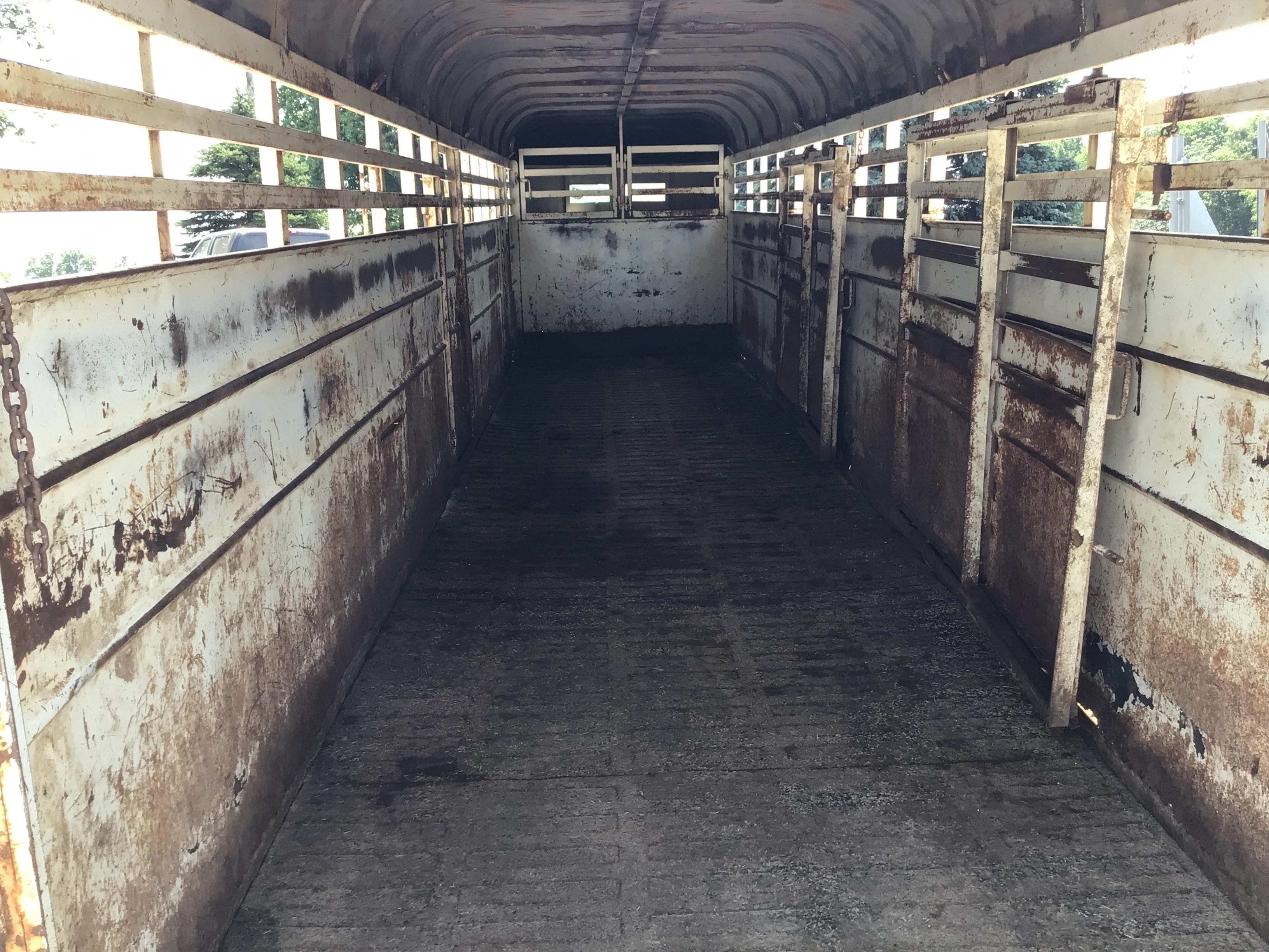 1981 Sooner T/A Livestock Trailer BigIron Auctions