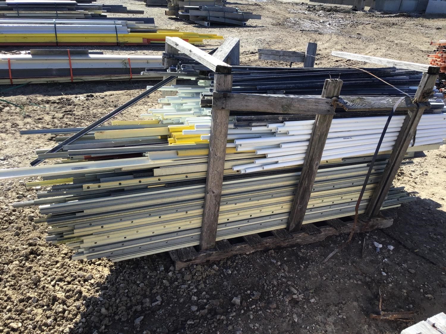 Fiberglass Produce Stakes BigIron Auctions