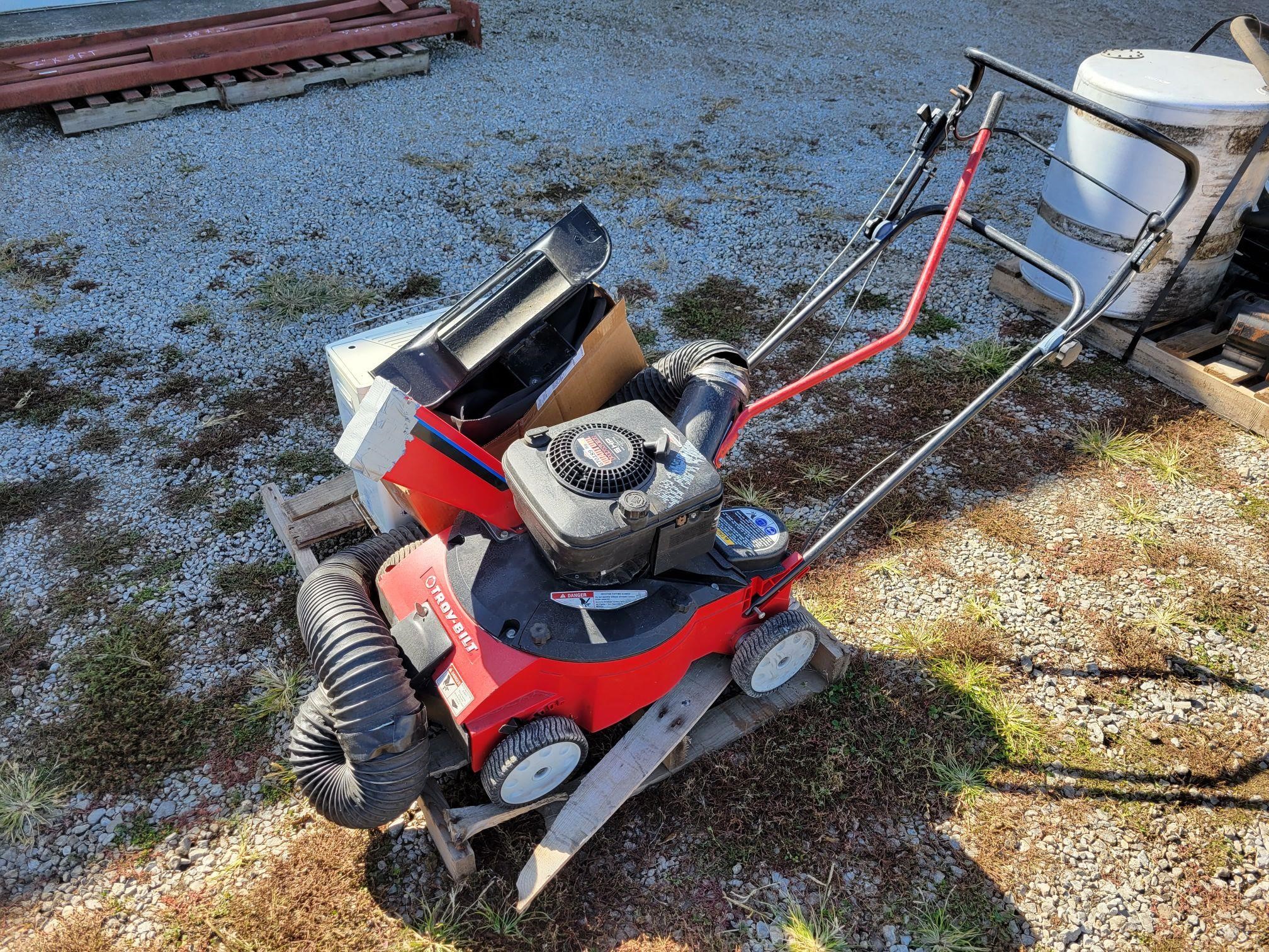 Troy-Bilt Chipper/ Leaf Vac BigIron Auctions