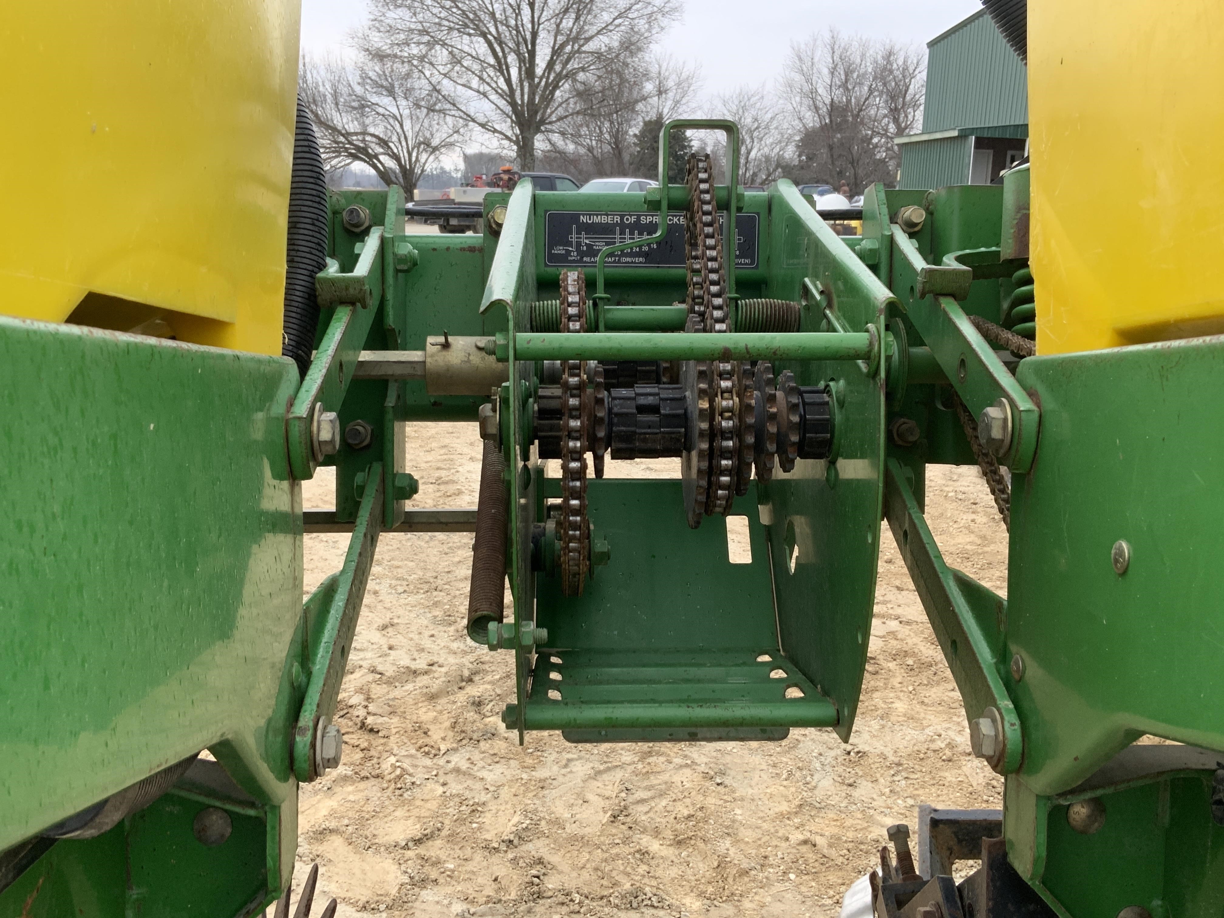 2003 John Deere 1720 Maxemerge 2 Planter Bigiron Auctions 0252