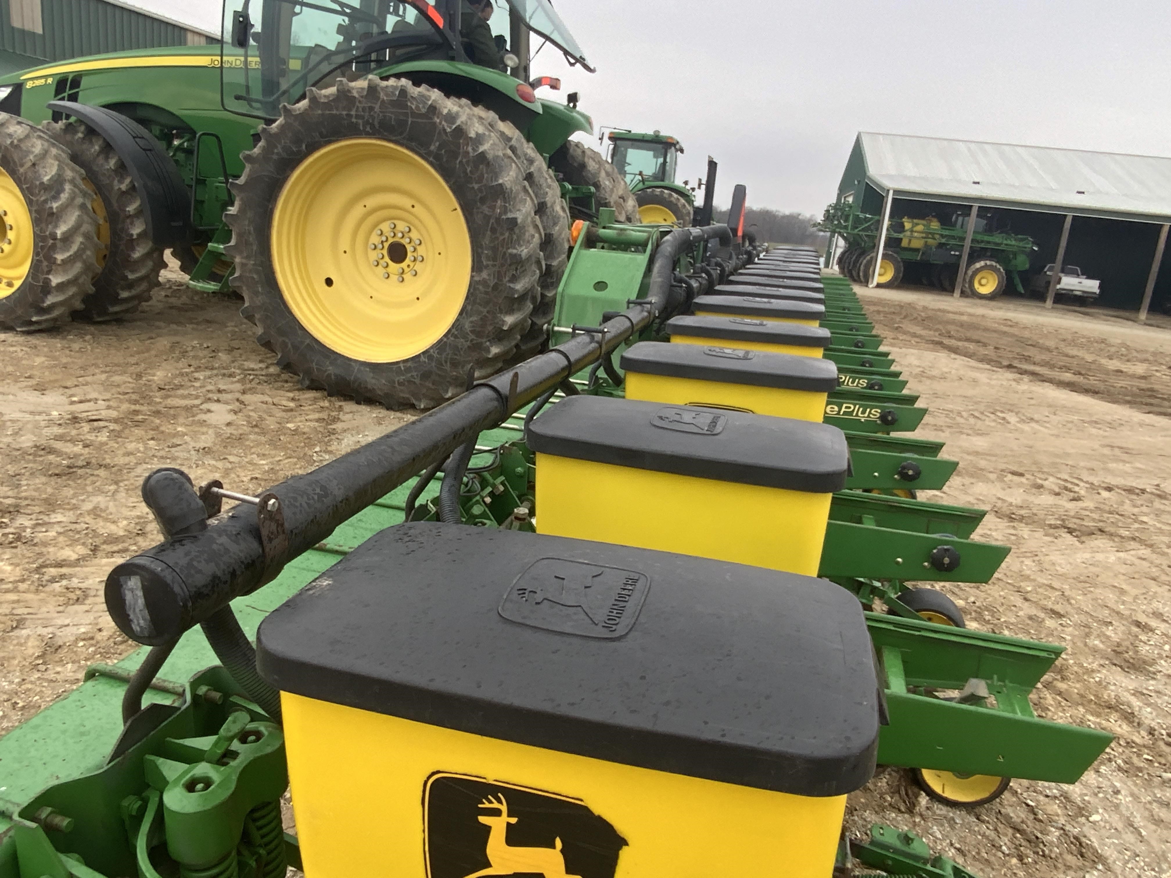 2003 John Deere 1720 Maxemerge 2 Planter Bigiron Auctions 5536