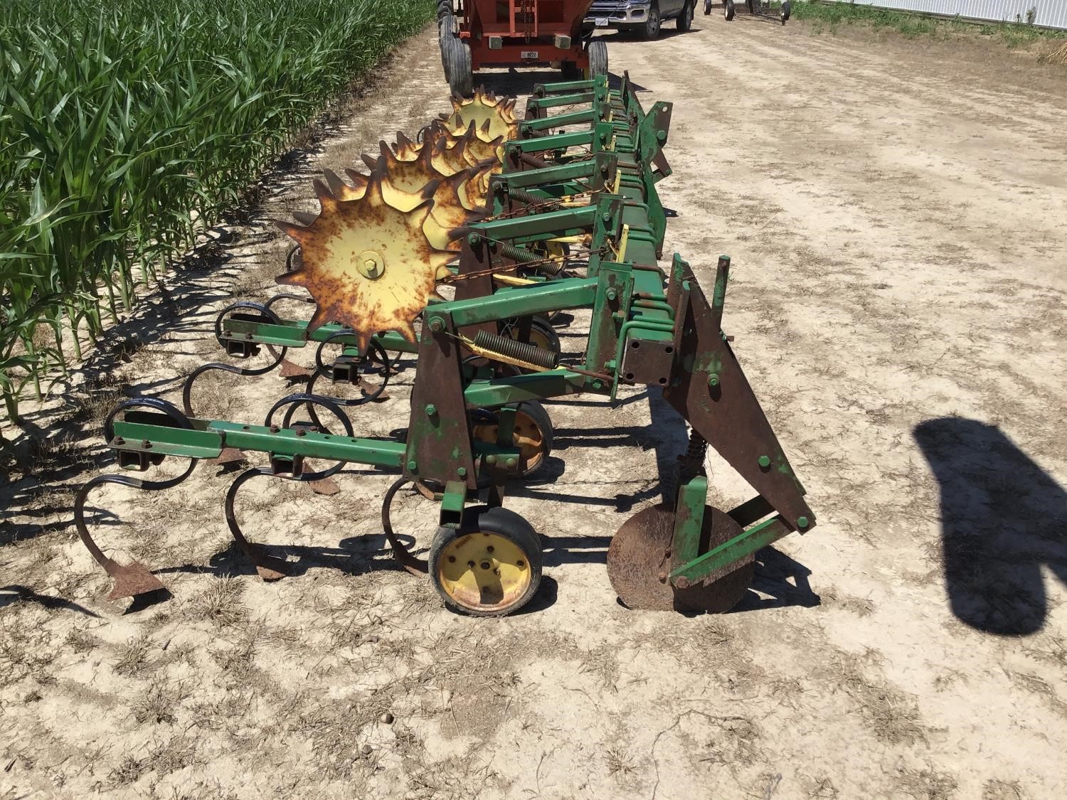 John Deere 825 Row Crop Cultivator Bigiron Auctions 3160