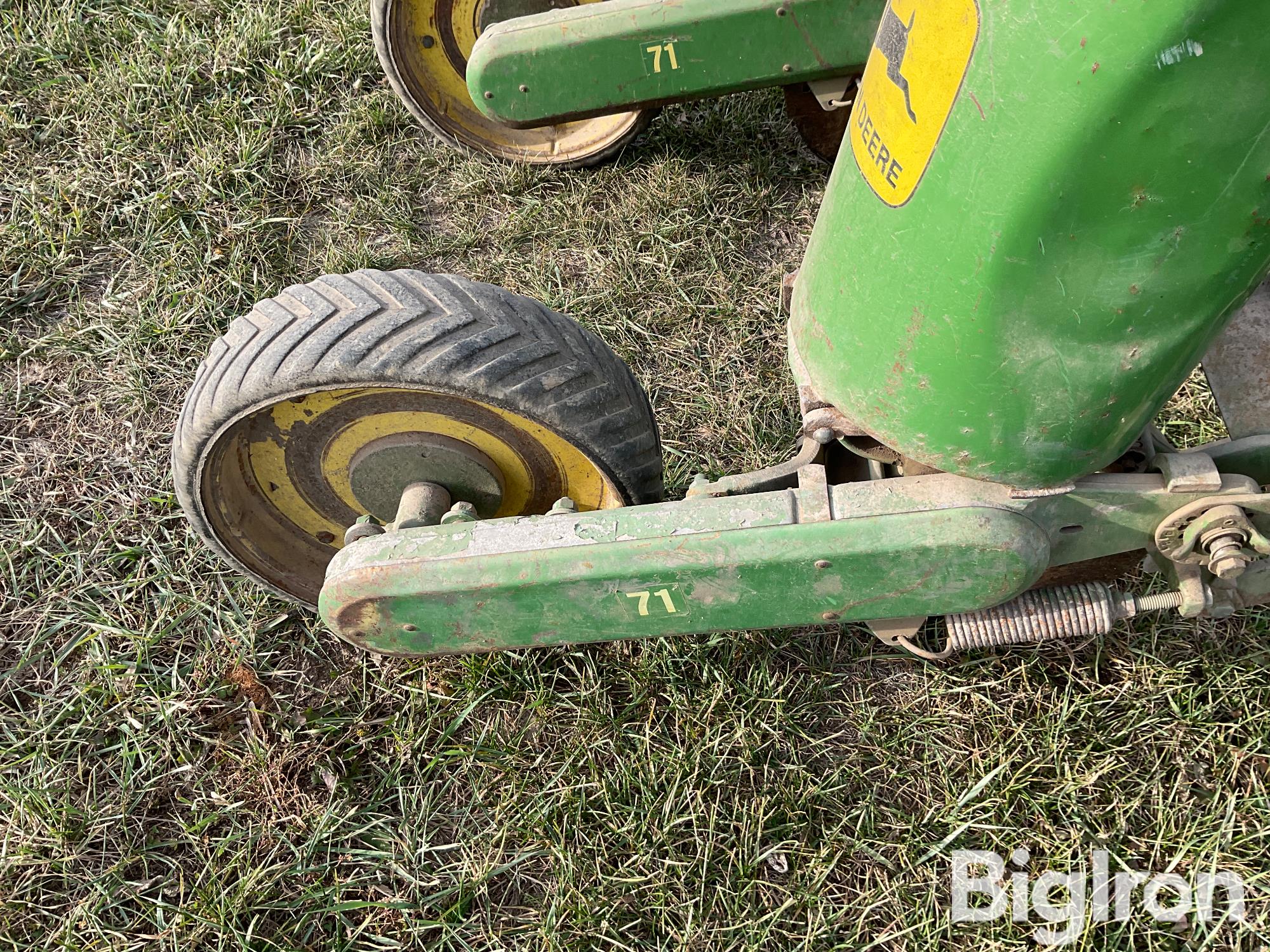 John Deere 71 2r30 Mounted Planter Bigiron Auctions