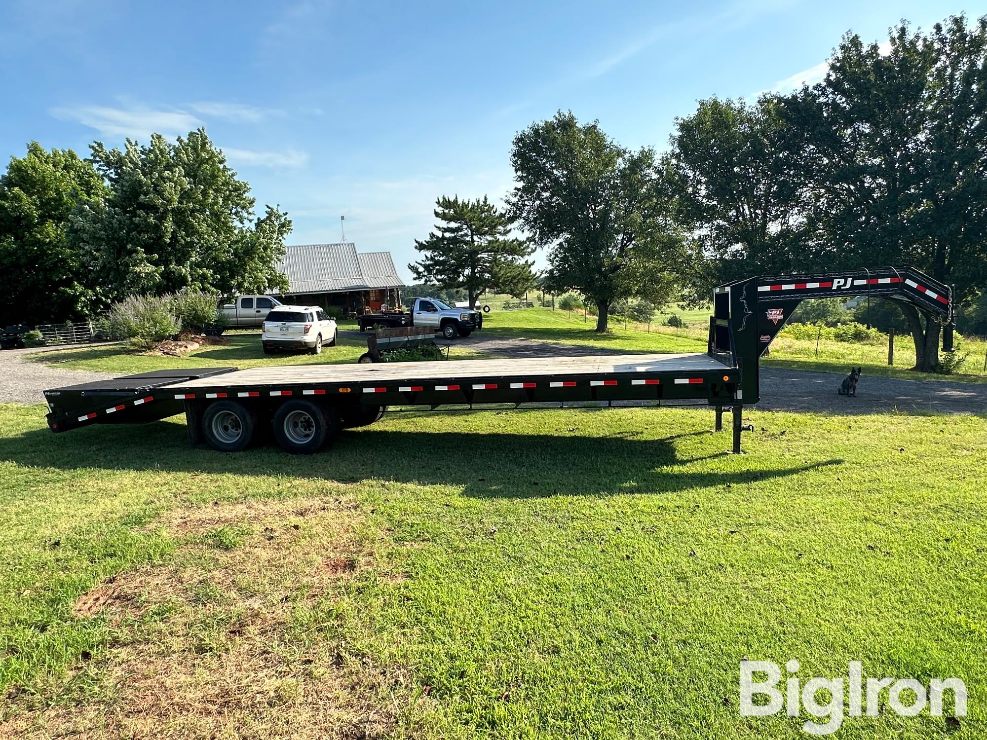 2019 Pj Fd302 30’ T A Gooseneck Flatbed Trailer Bigiron Auctions