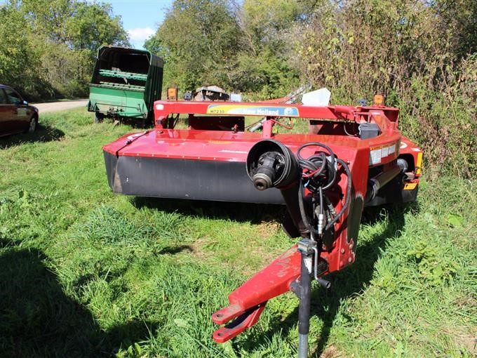 2011 New Holland H7230 Discbine / Mower Conditioner BigIron Auctions