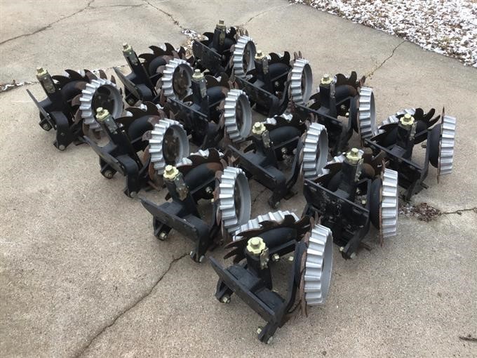 Yetter Shark Tooth Floating Row Cleaners/Trash Whipper BigIron Auctions