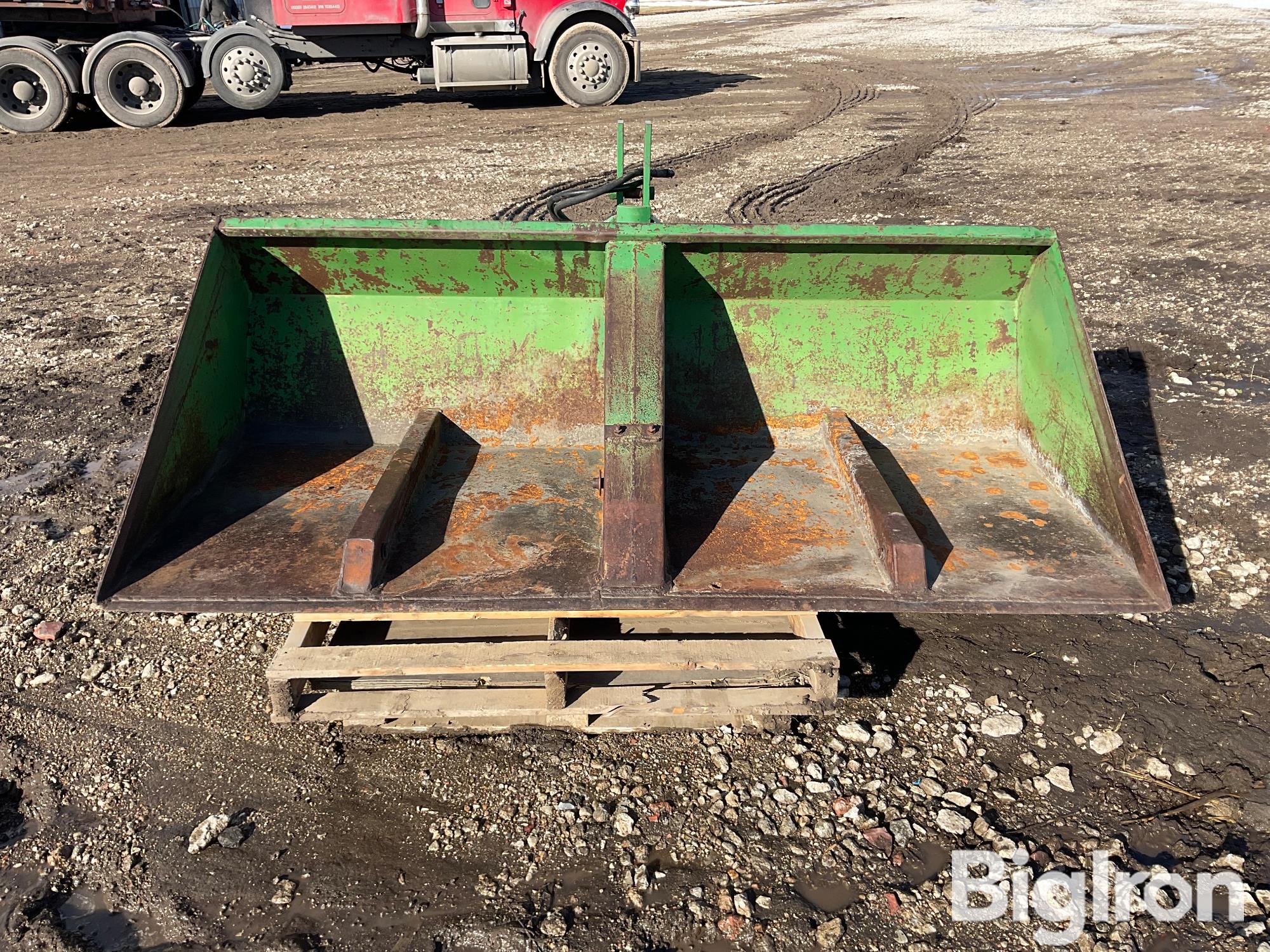 Gnuse 8’ Hydraulic Dump Scoop BigIron Auctions