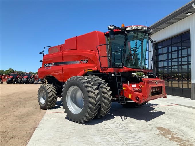 Case IH 7140 combine harvester, Harvesters Case IH SA