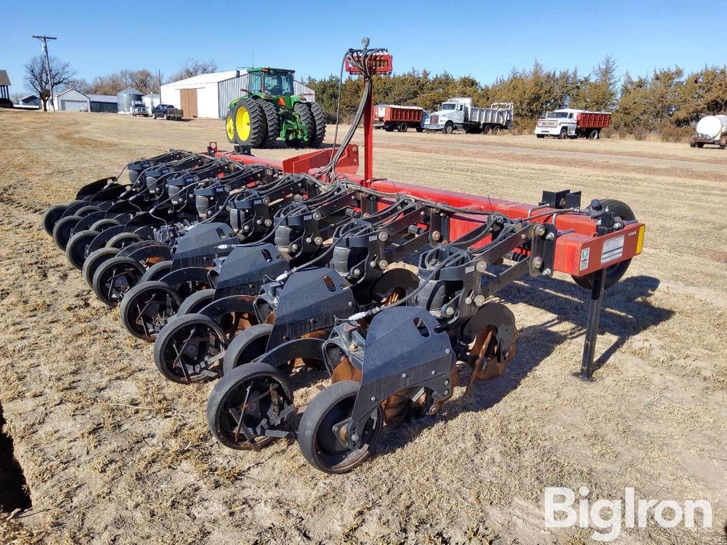 2014 Dawn Pluribus 8R30 Strip-Till Machine BigIron Auctions