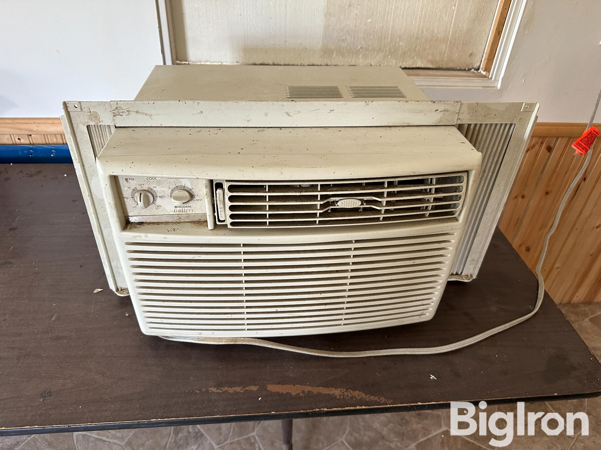 old frigidaire window air conditioner