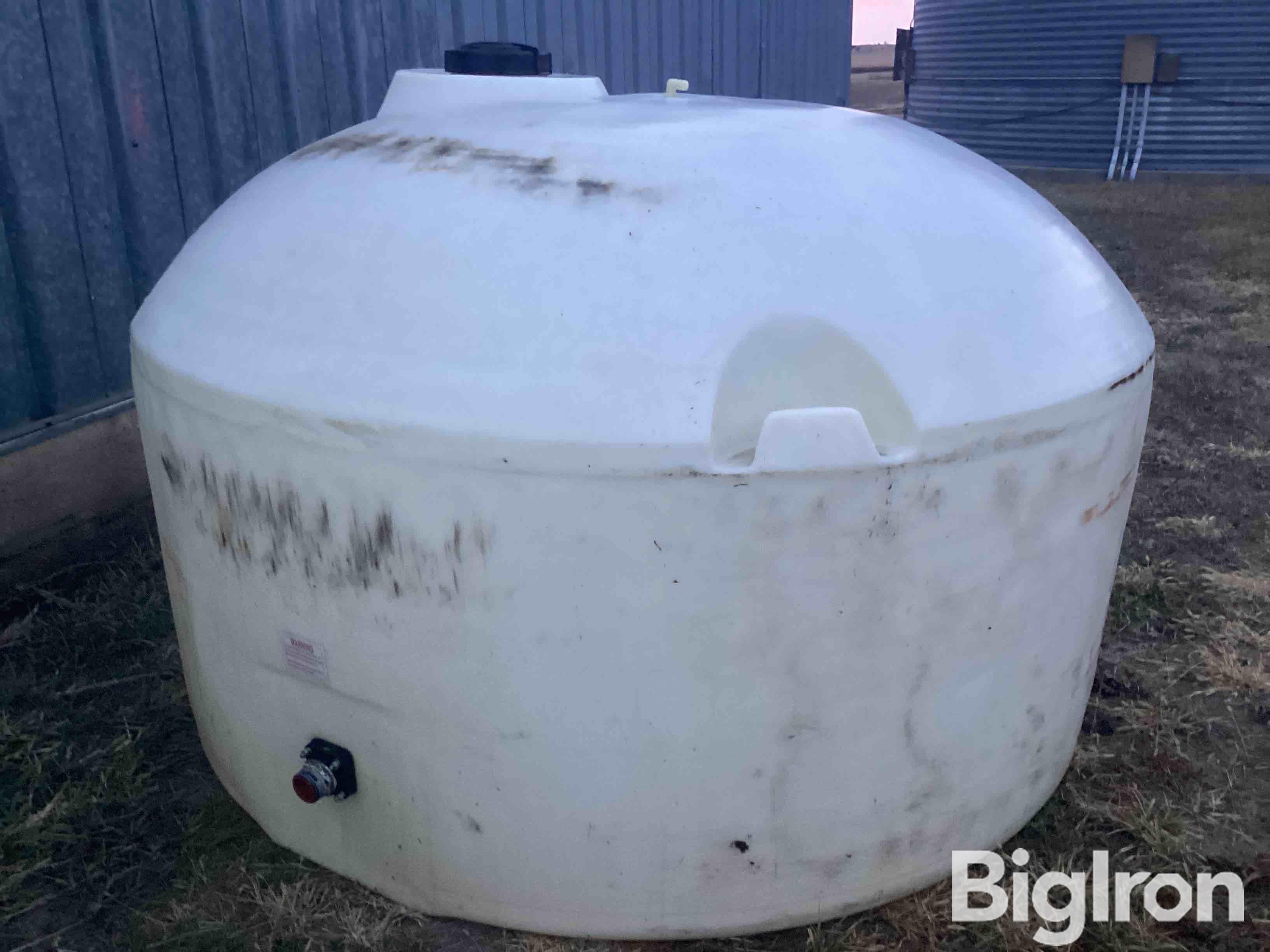 Snyder 1000 Gallon Poly Tank Bigiron Auctions 