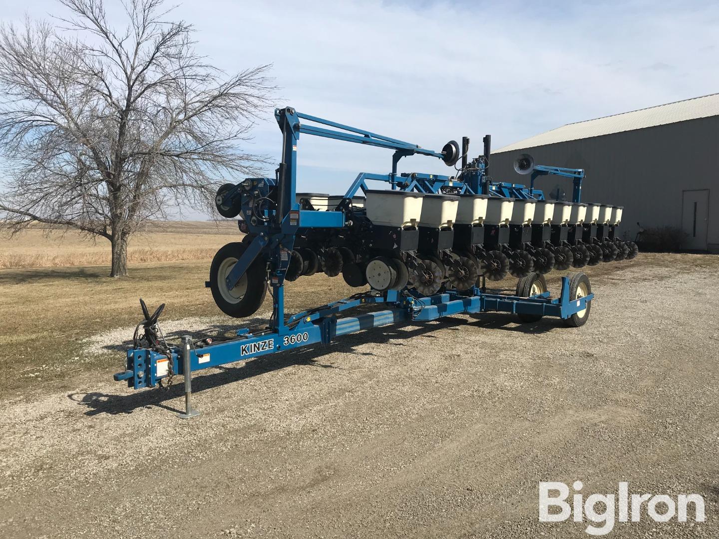 2000 Kinze 3600 1223 Planter BigIron Auctions