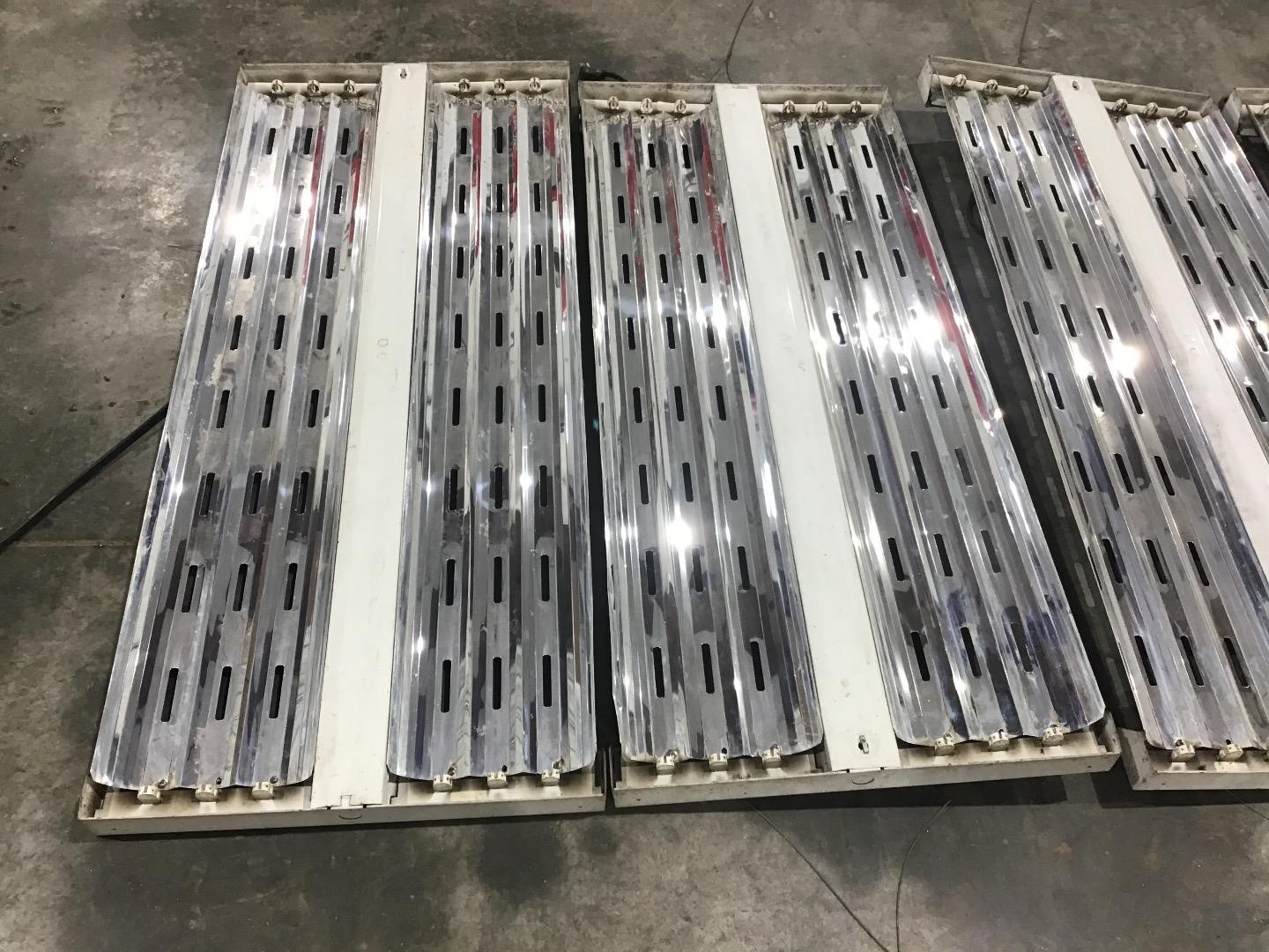 Fluorescent Luminaire E77682 Shop Lights BigIron Auctions