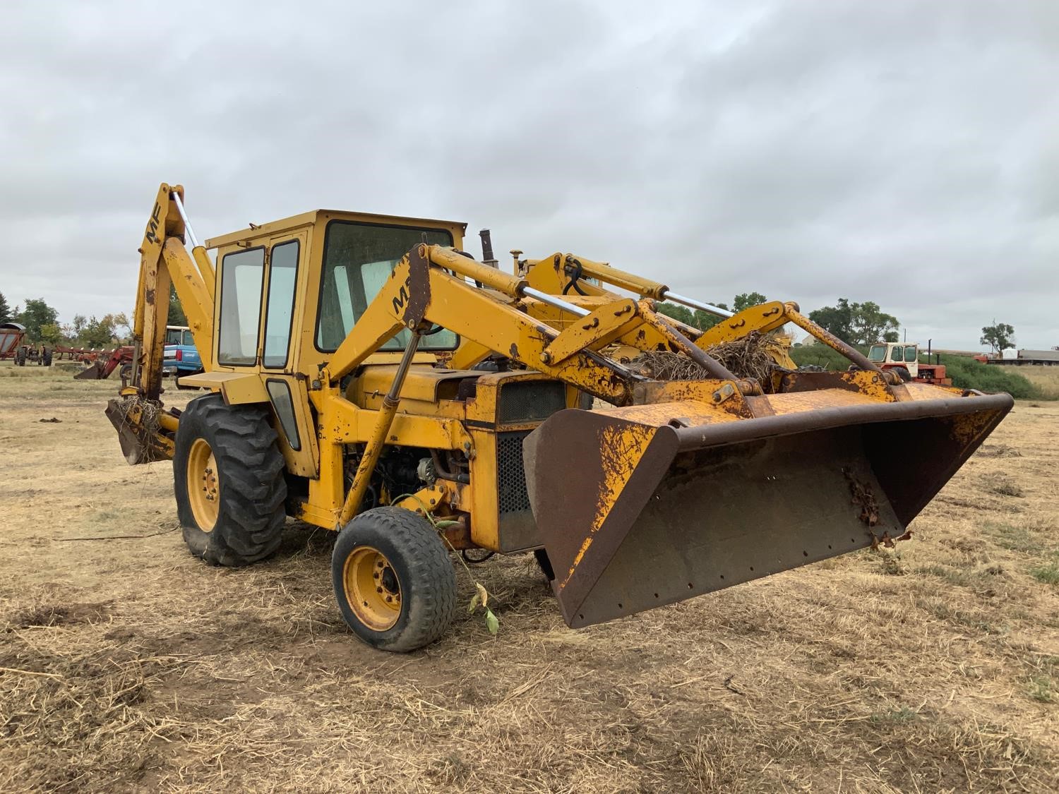 Massey Ferguson Mf 300 2wd Loader Backhoe Bigiron Auctions