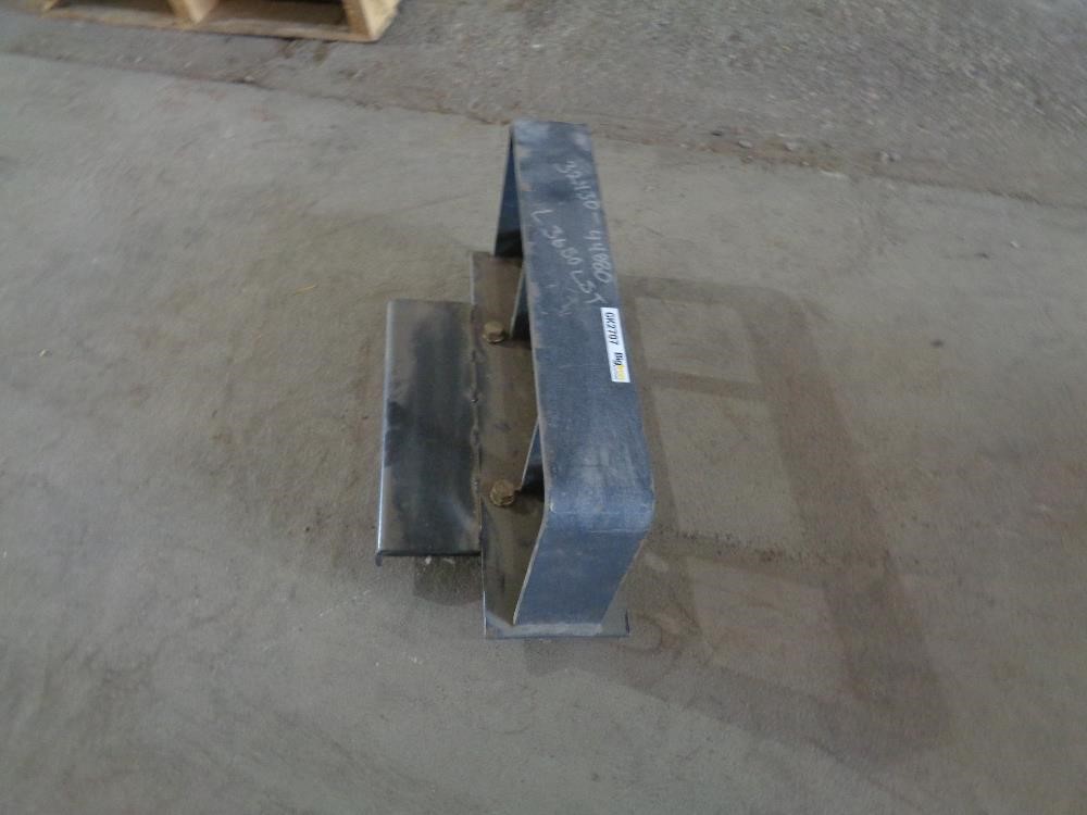 Kubota L 3650 Front Weight Bracket Bigiron Auctions