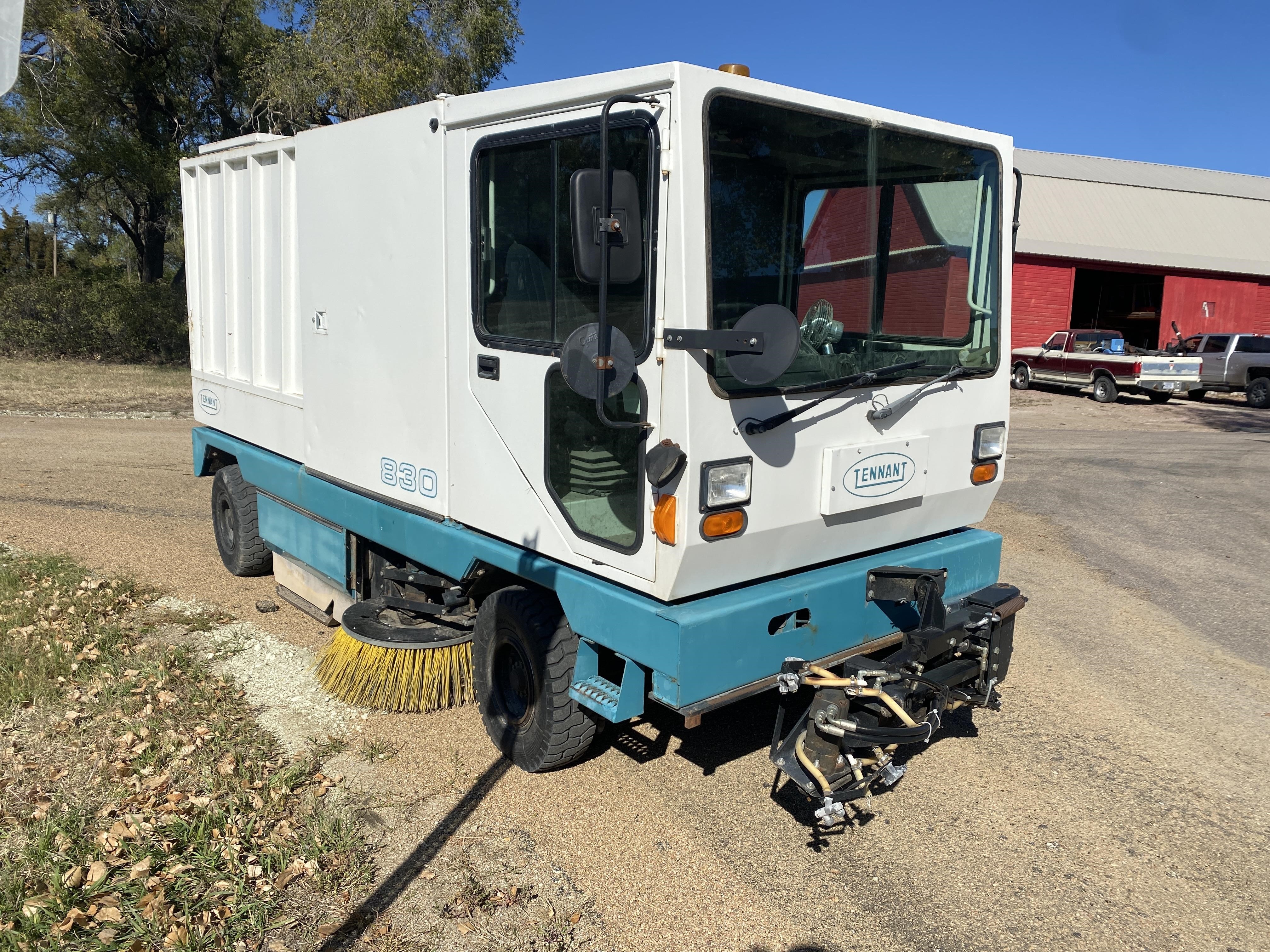 tennant street sweeper