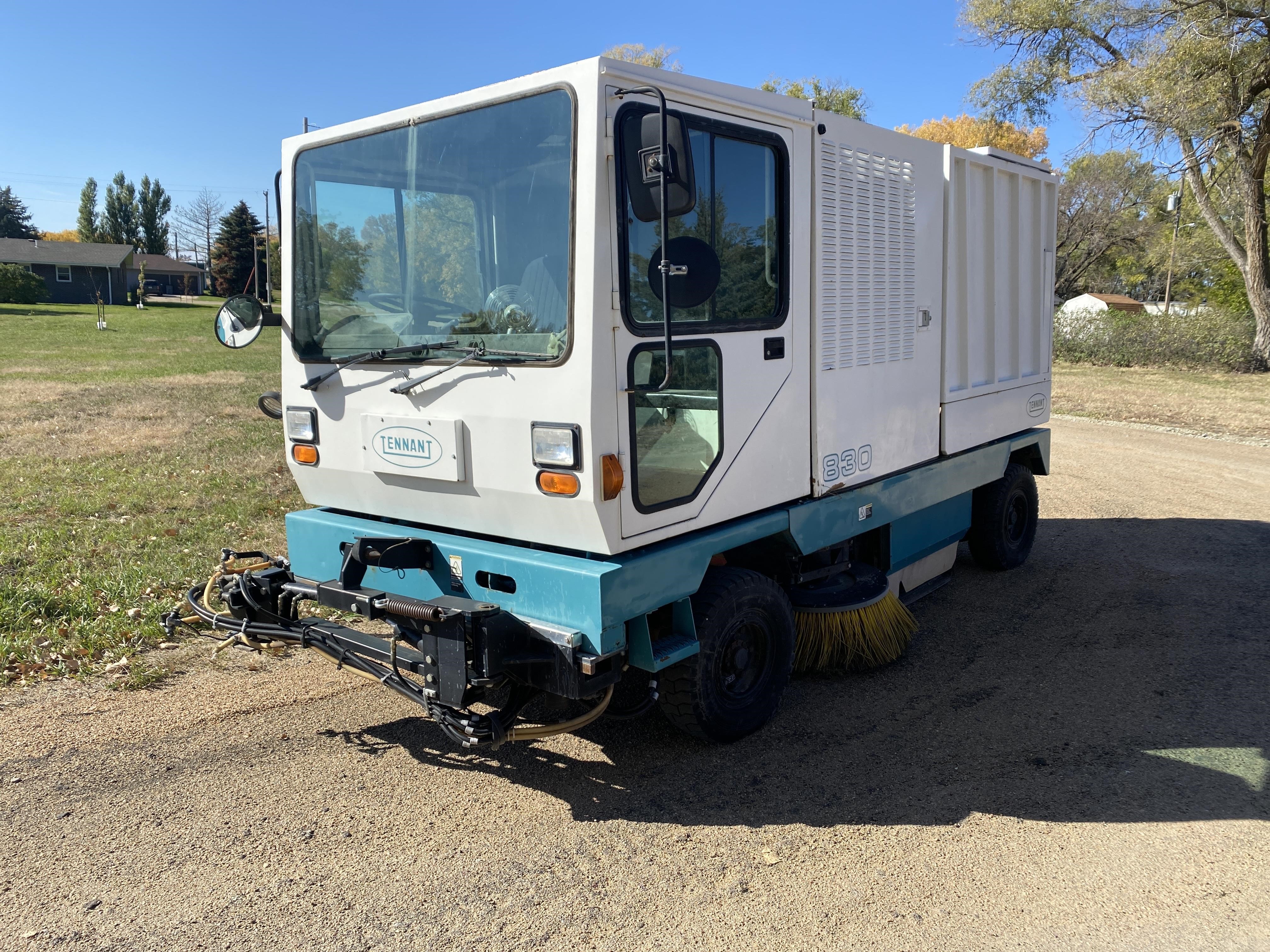 tennant 830 sweeper