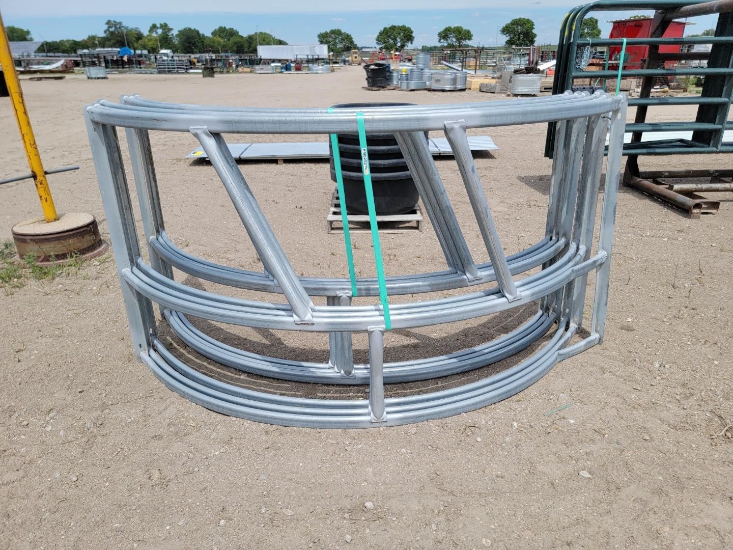 Behlen Round Bale Feeders Bigiron Auctions