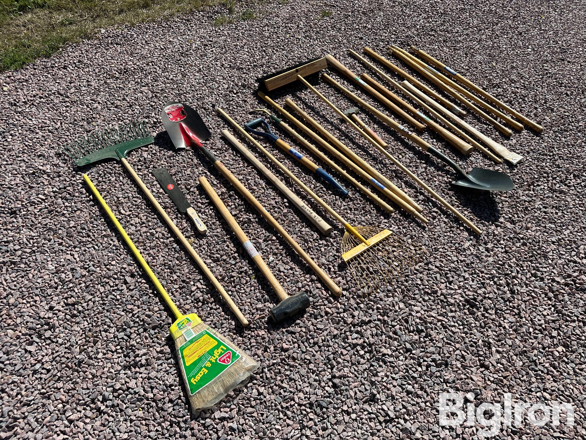 Farm And Garden Hand Tool Assortment Bigiron Auctions 0470