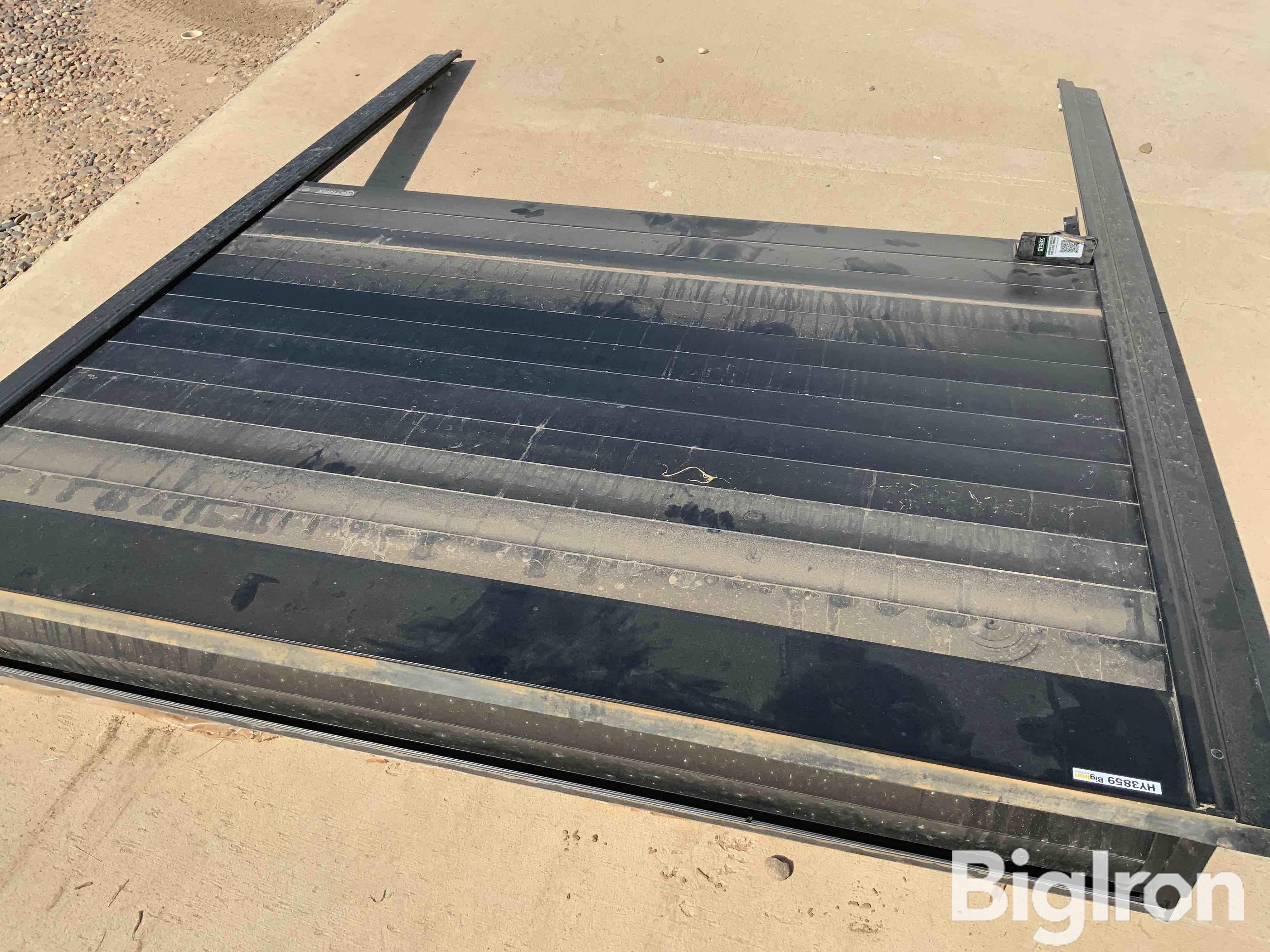 Retrax Retractable Pickup Bed Cover BigIron Auctions