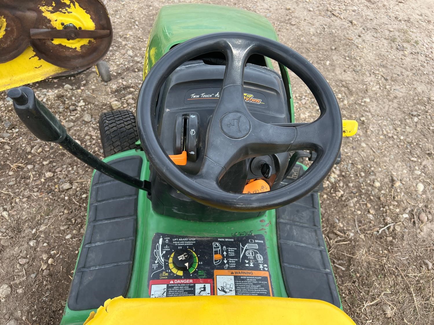 John Deere Lt166 Lawn Tractor W Mower Deck Bigiron Auctions