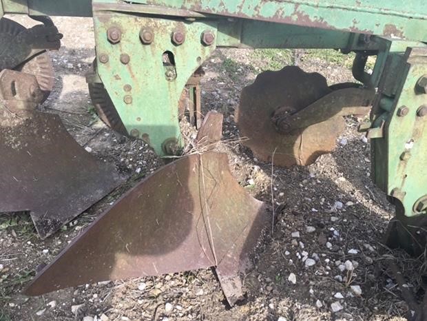 John Deere F125 Mounted Moldboard Plow BigIron Auctions