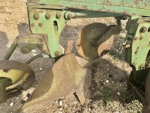 John Deere F125 Mounted Moldboard Plow BigIron Auctions