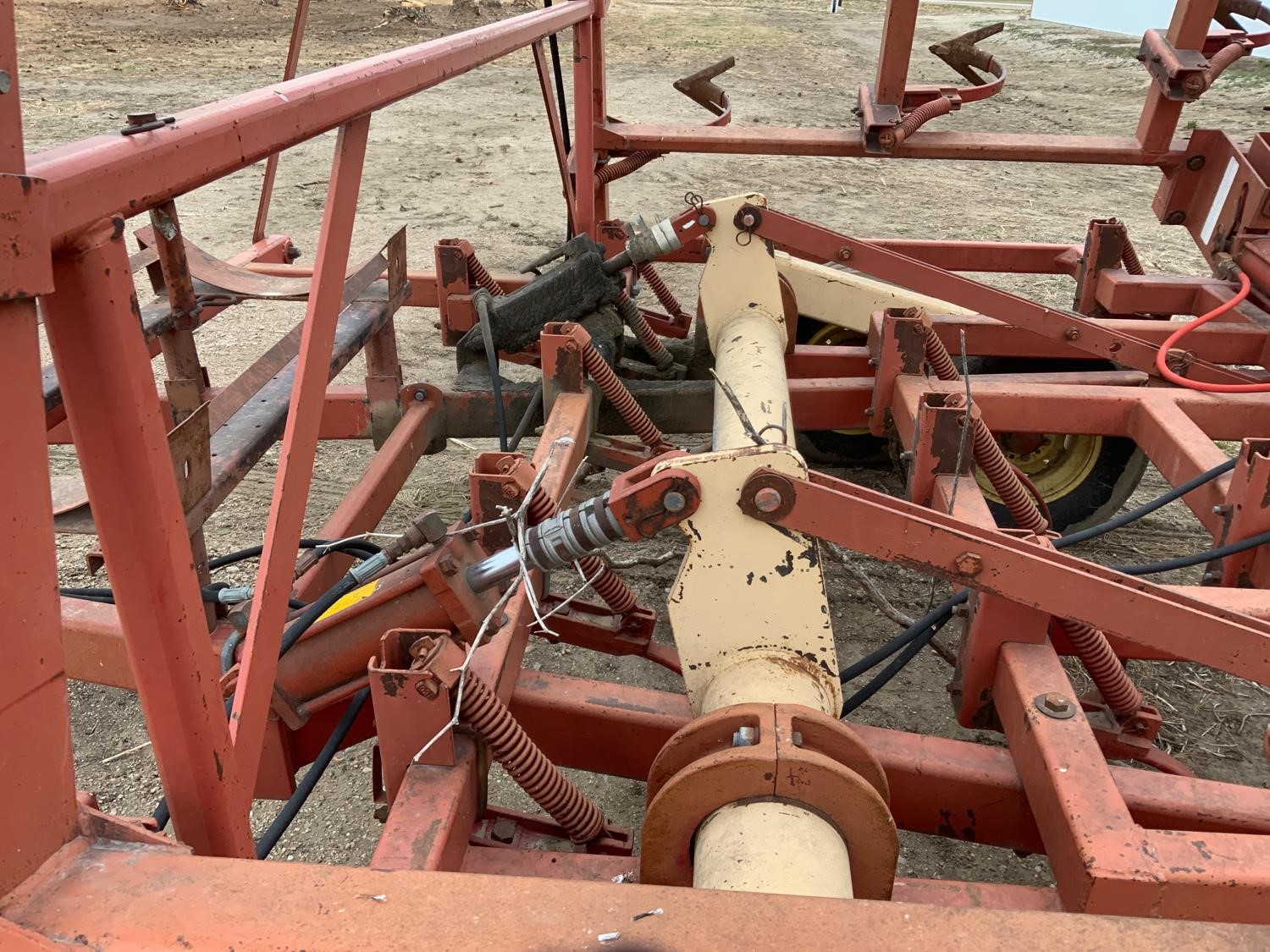 Krause 4100 32’ Field Cultivator BigIron Auctions