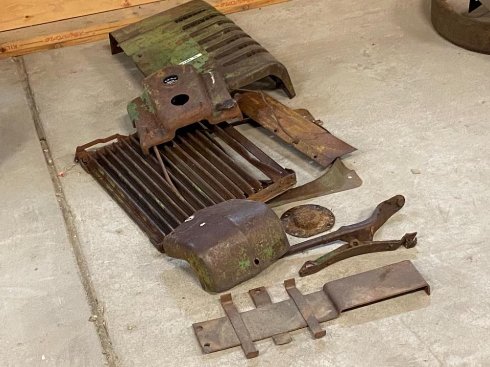 John Deere B Assorted Tractor Parts BigIron Auctions