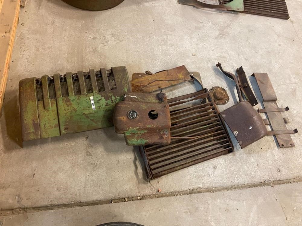 John Deere B Assorted Tractor Parts BigIron Auctions