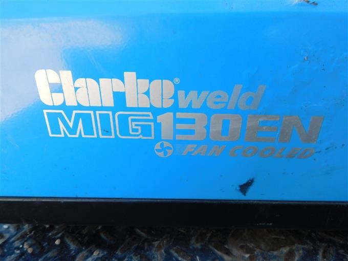 Clarke Mig 130en Wire Welder  U0026 Stand Bigiron Auctions