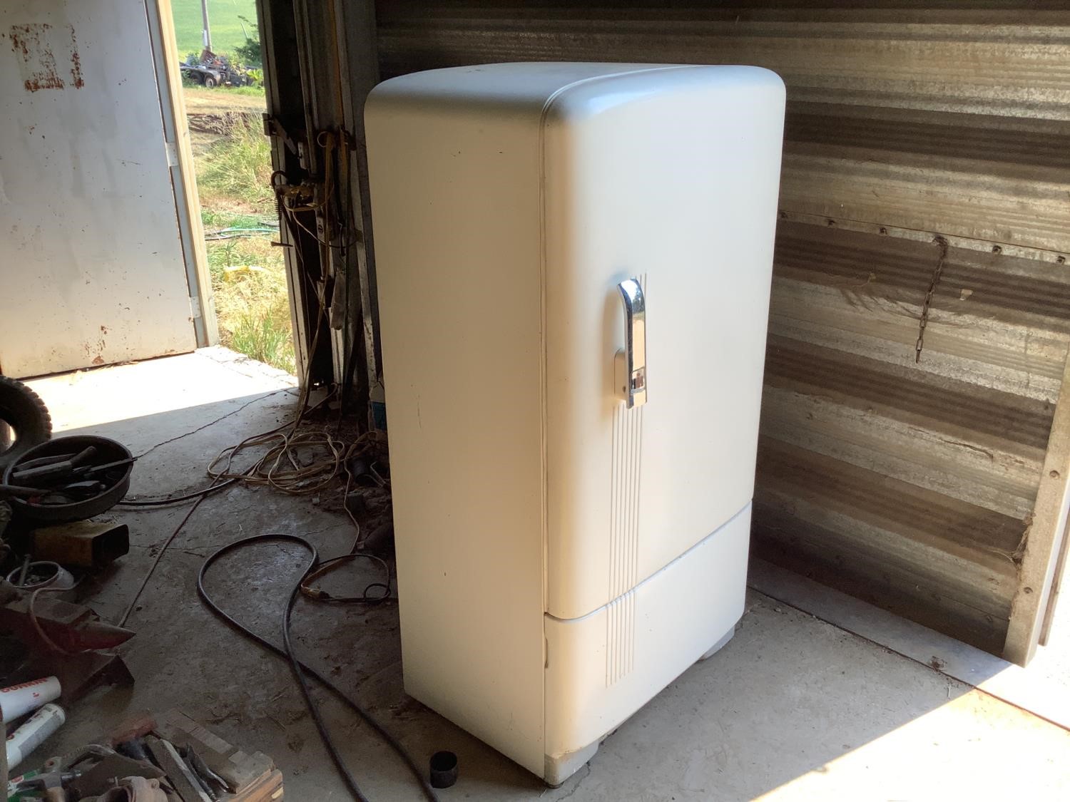 1949 International 8H3-49 Refrigerator BigIron Auctions