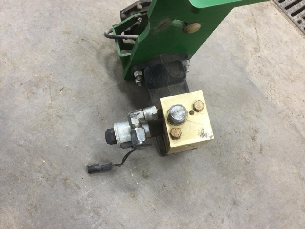 John Deere Variable Rate Drive With Speed Sensor And Control Valve ...