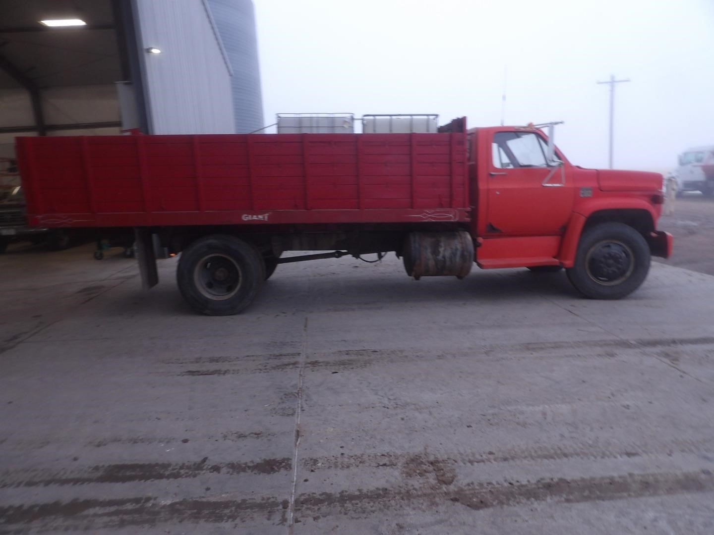 1974 Chevrolet C60 Sa Flatbed Chemical Service Truck Bigiron Auctions 9702