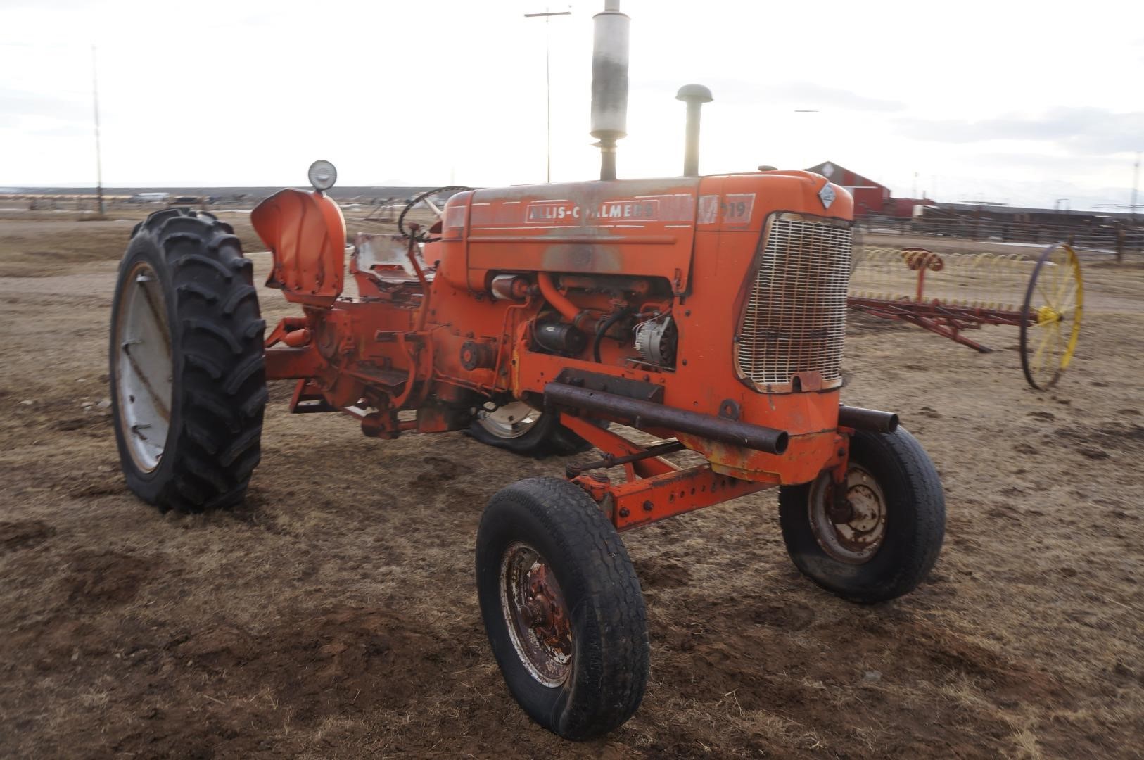 Allis-Chalmers D19 2WD Tractor (INOPERABLE) BigIron Auctions