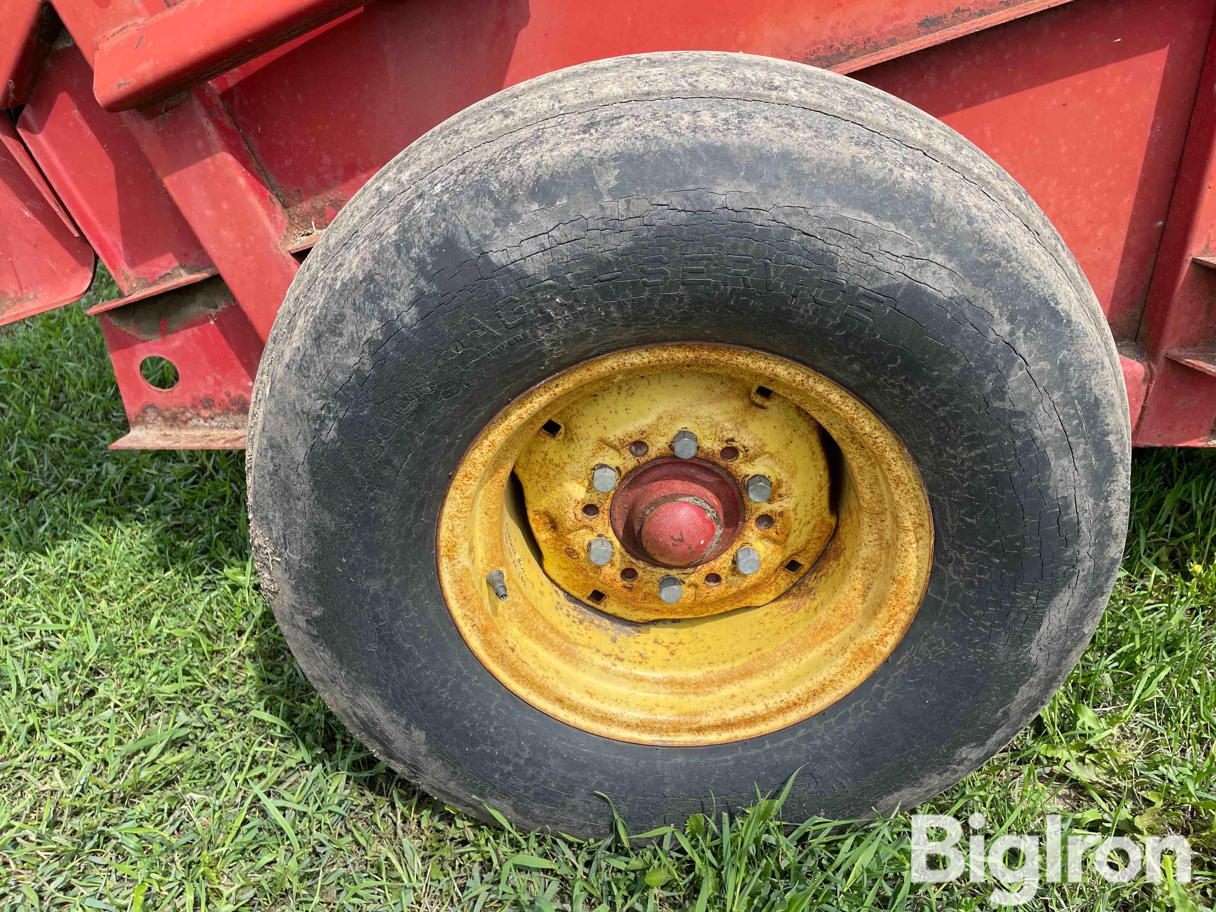 New Holland 850 Round Baler BigIron Auctions