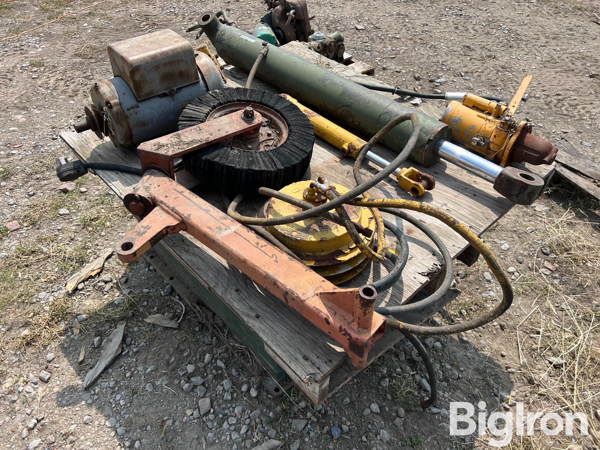 Various Hyd Cylinders And Equipment BigIron Auctions