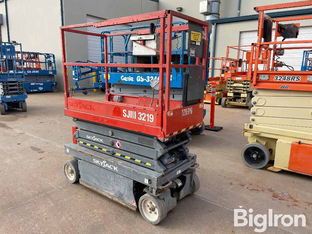 2013 SkyJack 3219 Scissor Lift BigIron Auctions