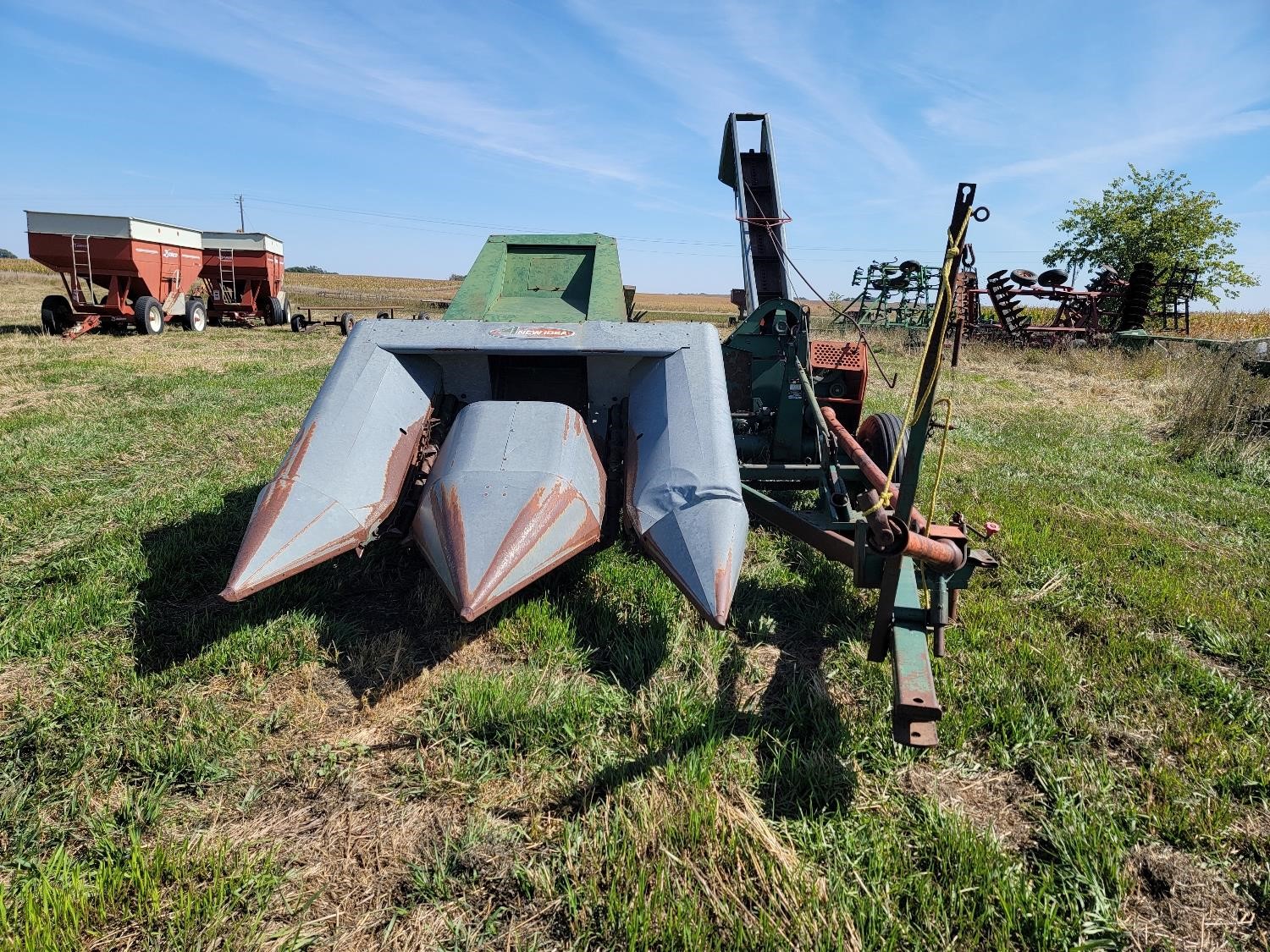 New Idea 324 Pull Type Corn Picker BigIron Auctions   Newidea324pulltypepicker 9d1cb7e9e010435aad95805971b34344 