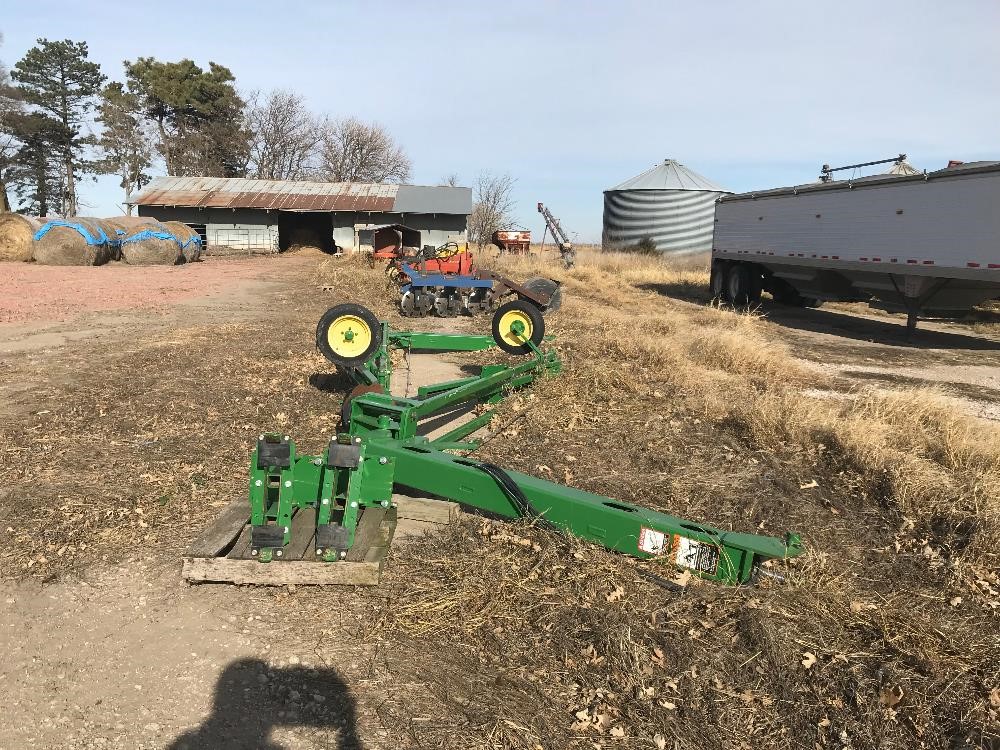 John Deere 24 Row Hydraulic Markers BigIron Auctions