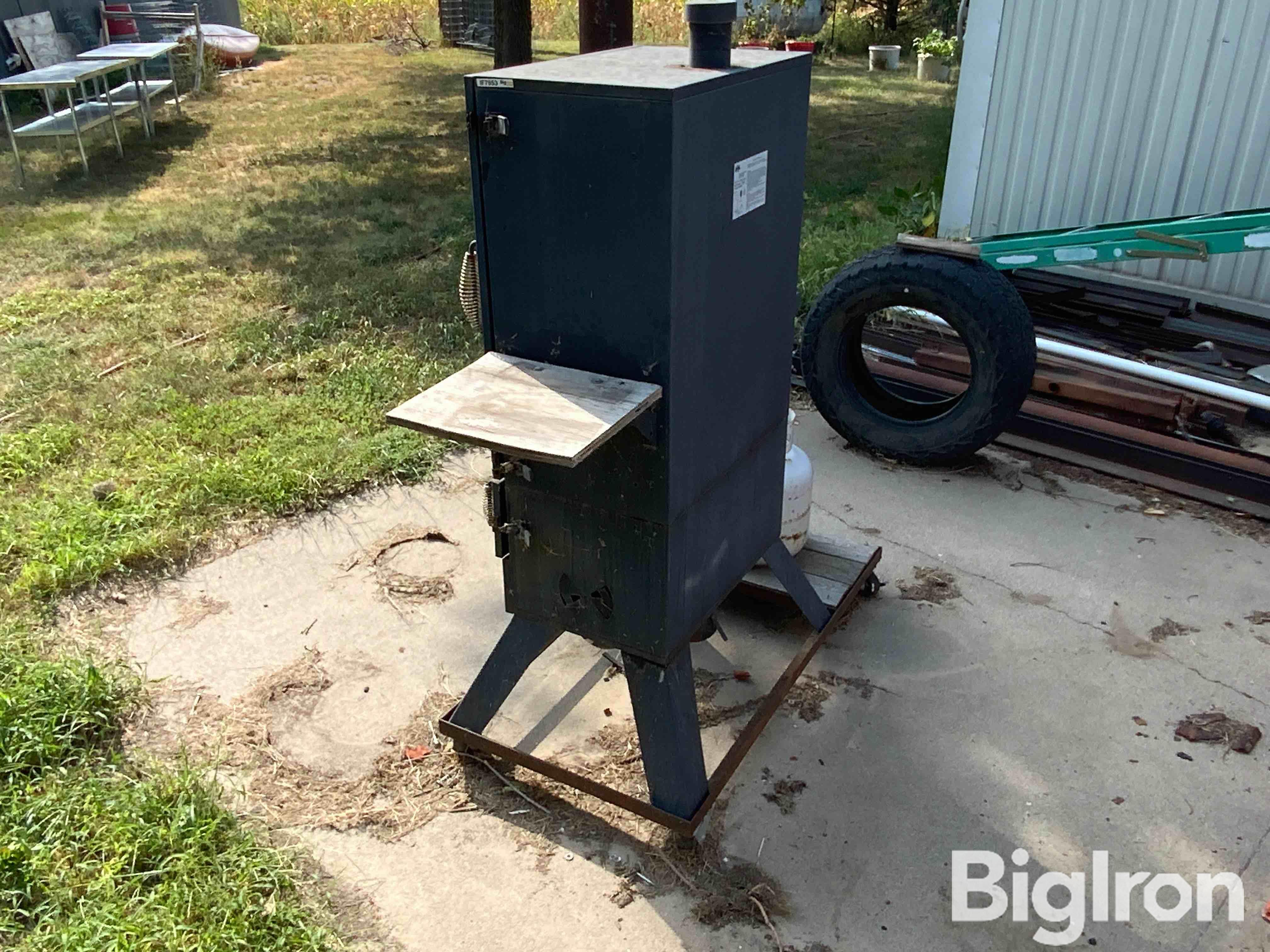 Smoke Hollow Wood Smoker BigIron Auctions