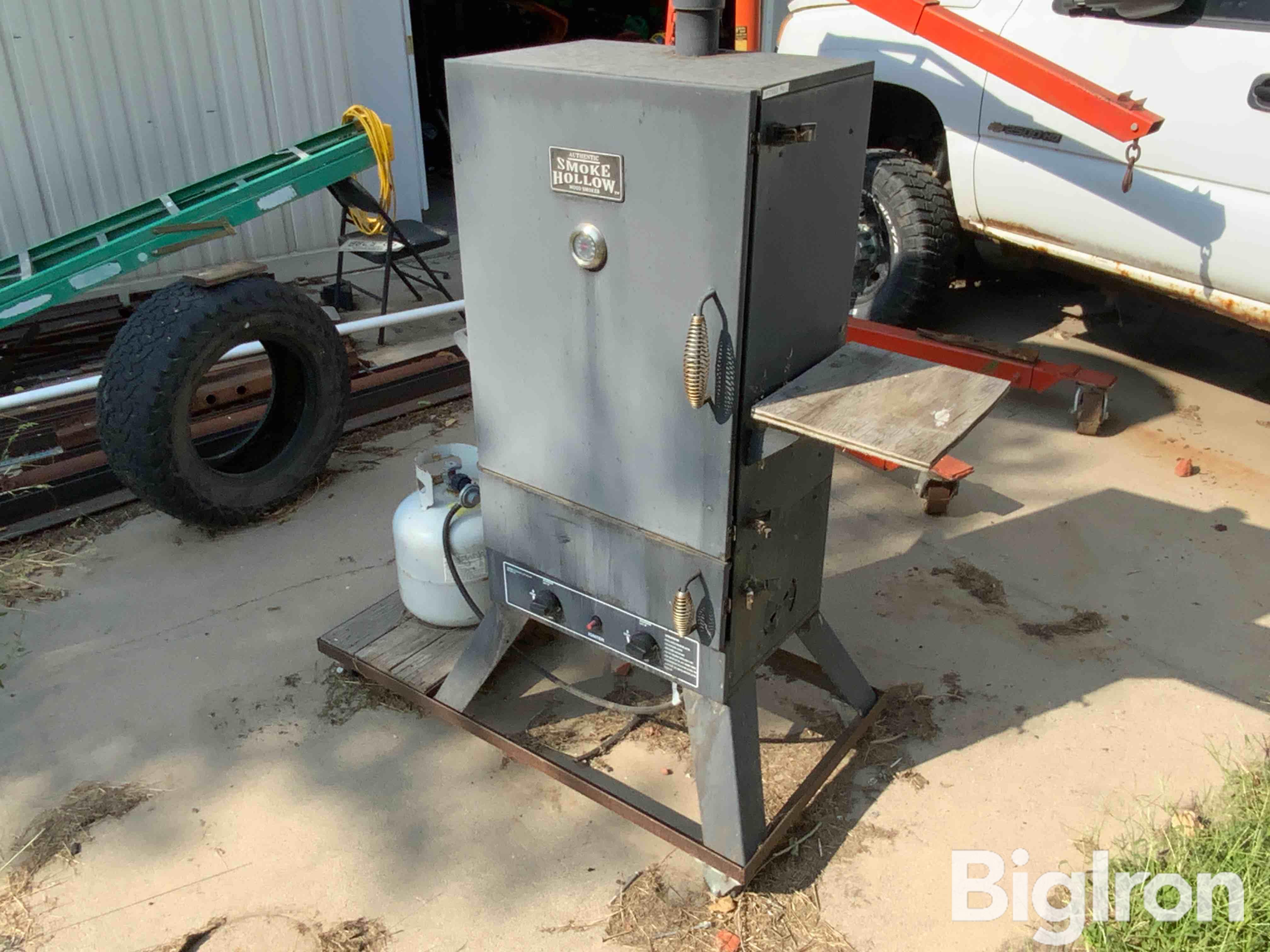 Smoke Hollow Wood Smoker BigIron Auctions