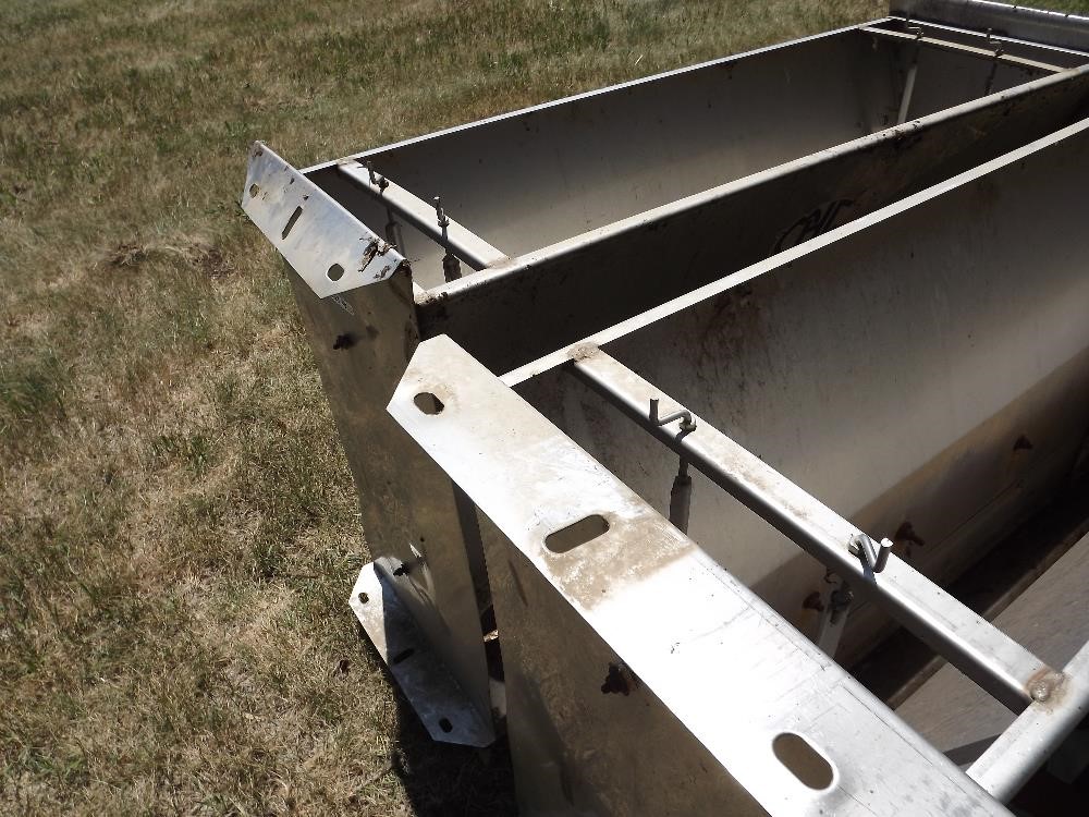 Modern Hog Concepts Hog Nursery Feeders BigIron Auctions