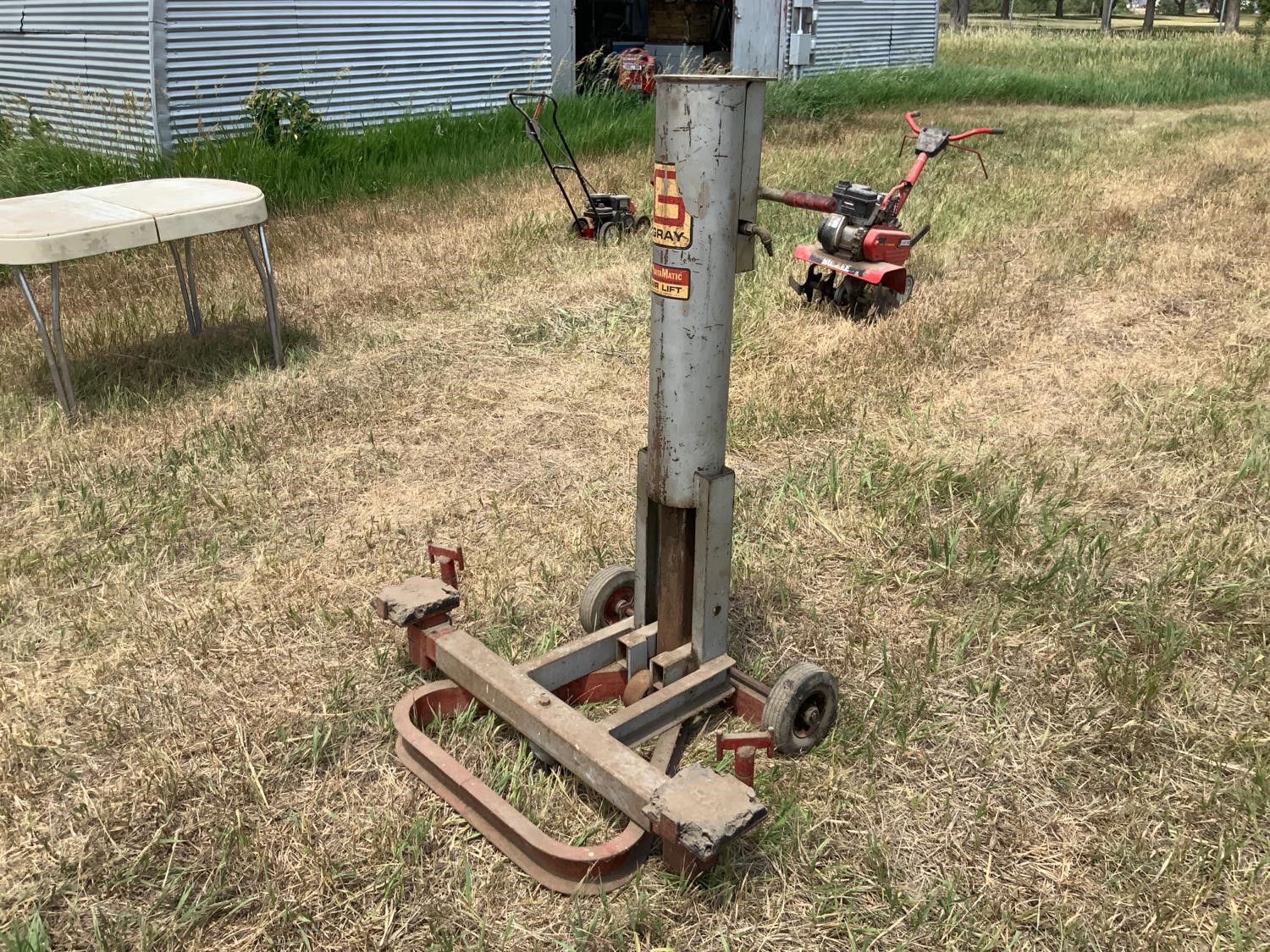 Gray PortaMatic Hi-lift Air Bumper Jack BigIron Auctions